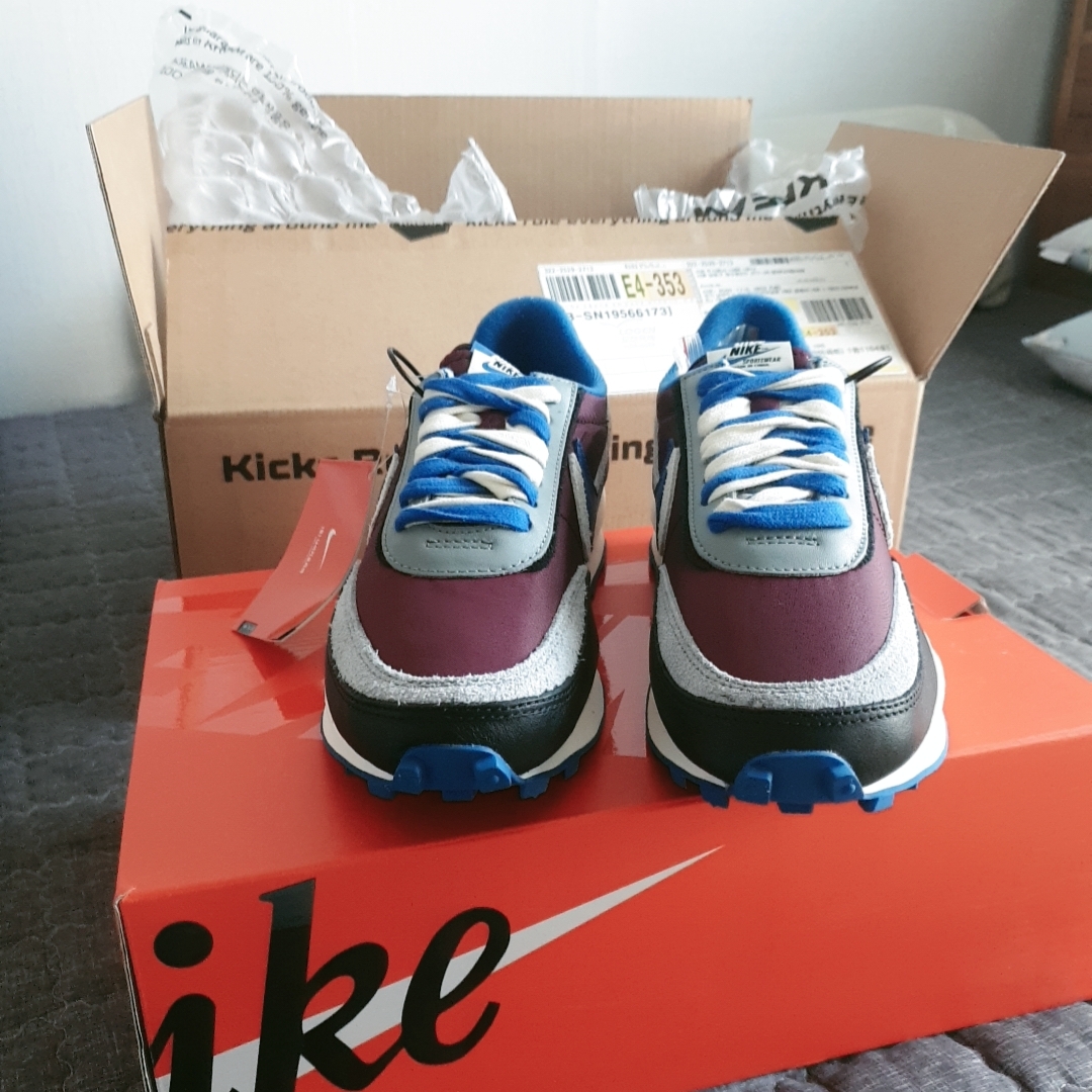 Nike x Sacai x Undercover LDWaffle Night Maroon Team Royal 착용 스타일