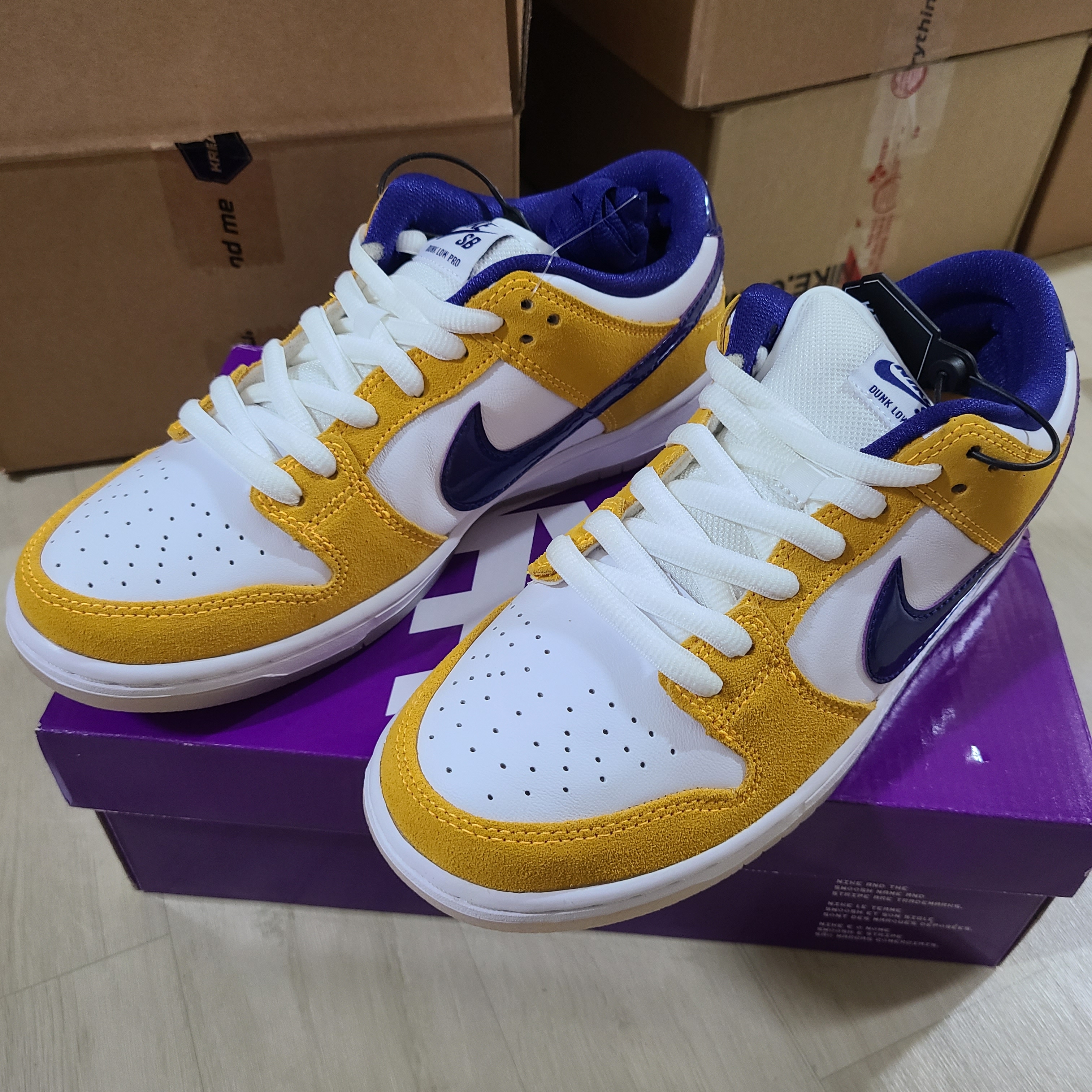 Nike SB Dunk Low Laser Orange 착용 스타일 - 2