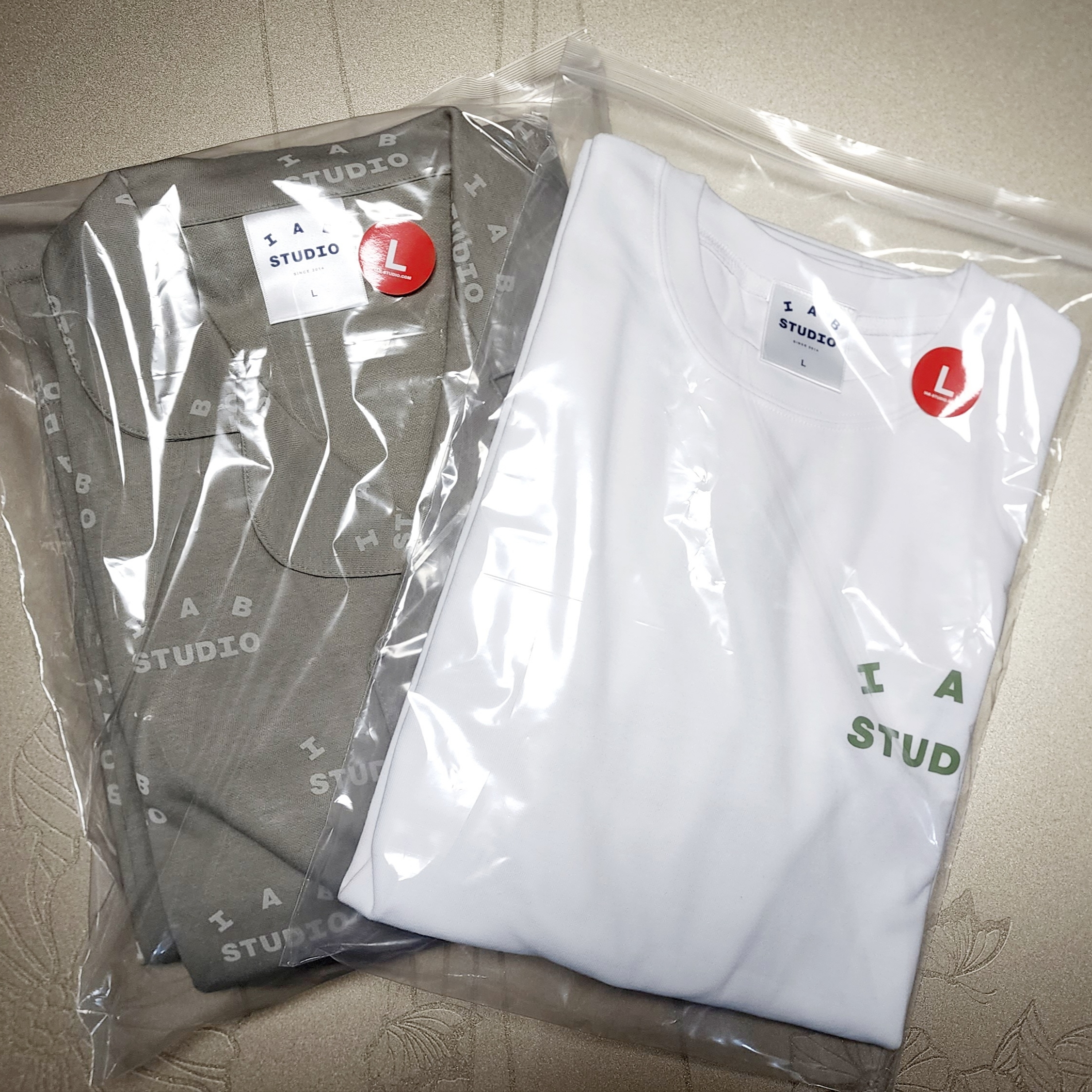 IAB Studio T-Shirt White Light Green, IAB Studio Pajama Set Light Green 착용 스타일