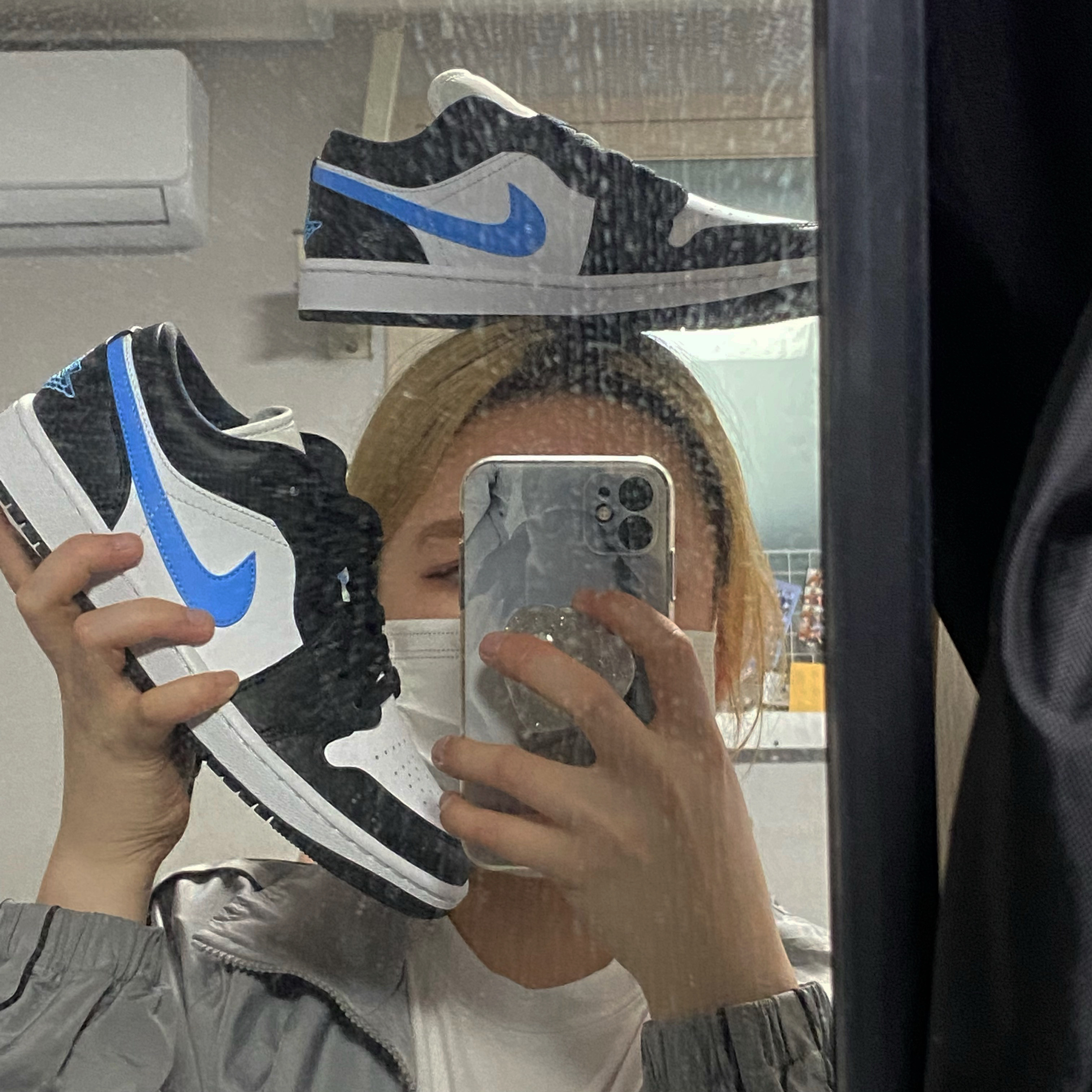 (W) Jordan 1 Low Black University Blue 착용 스타일 - 1