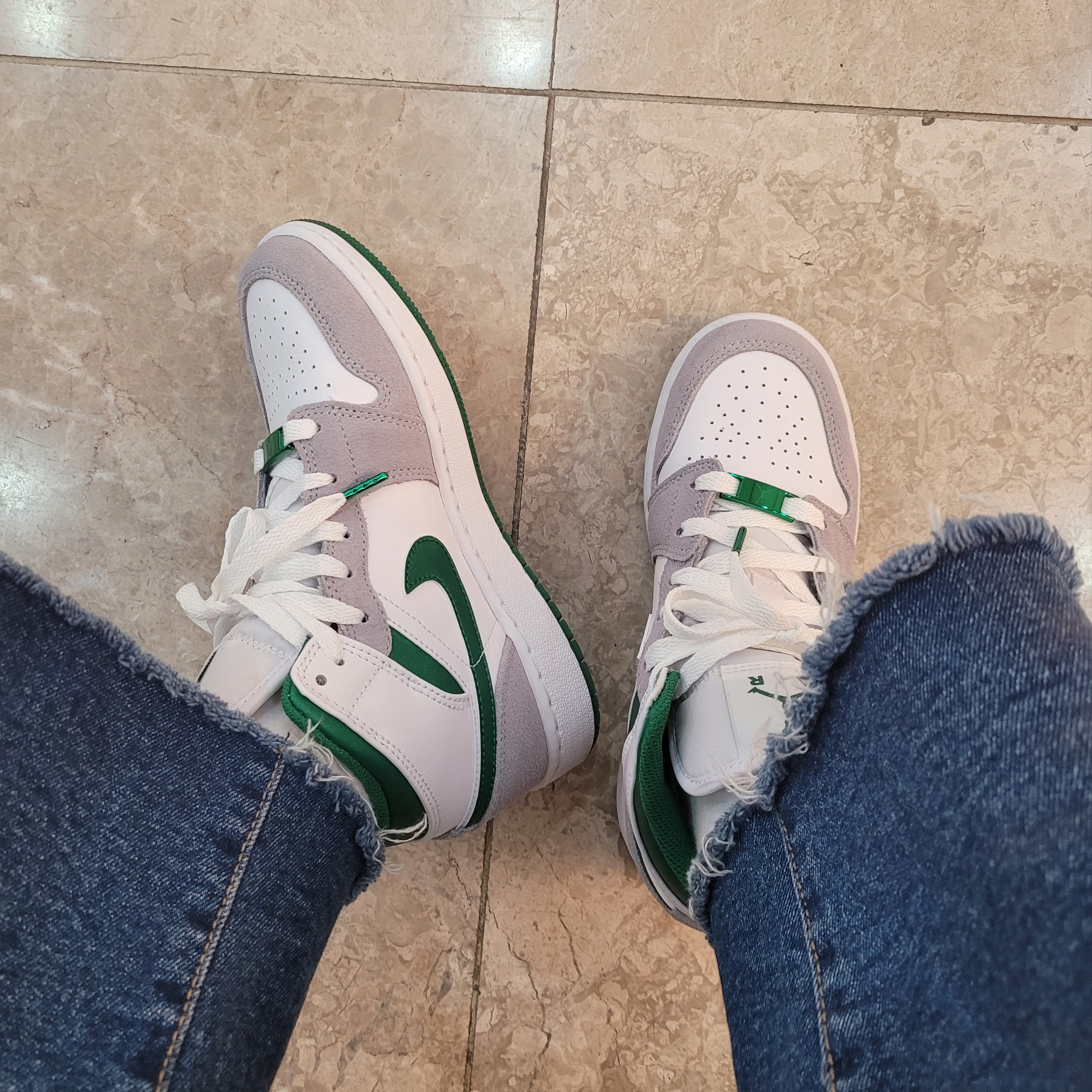 (GS) Jordan 1 Mid SE Pine Green Light Smoke Grey 착용 스타일