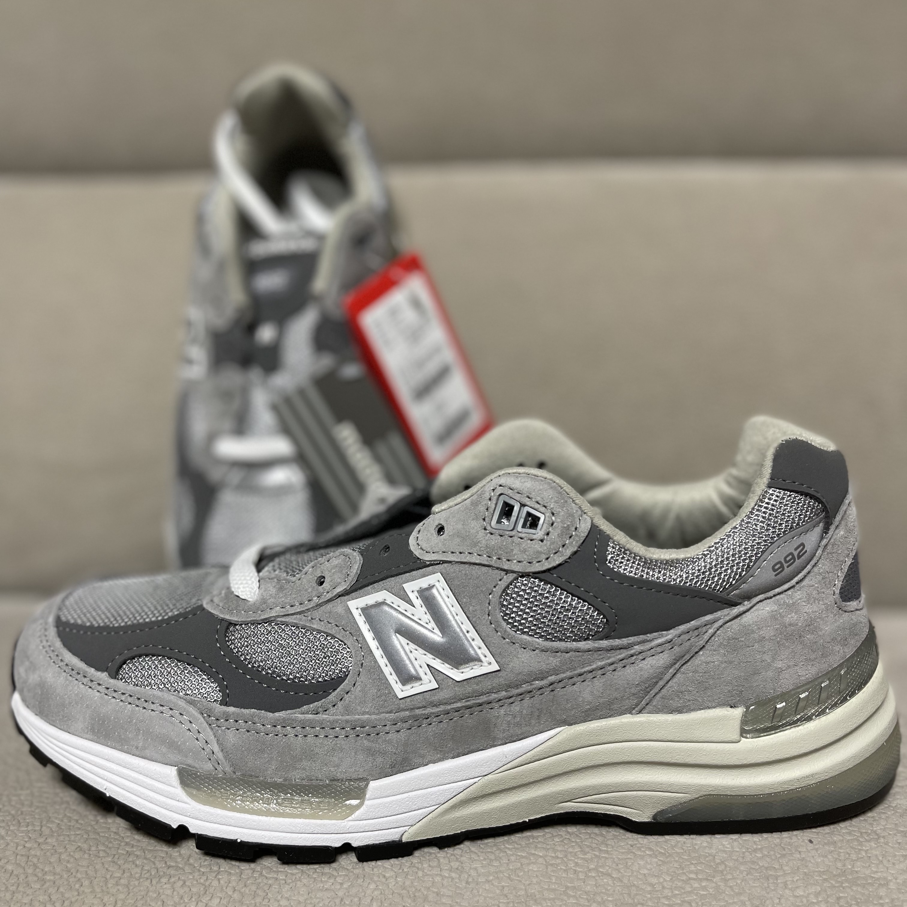 New Balance 992 Made in USA Grey - D Standard 착용 스타일