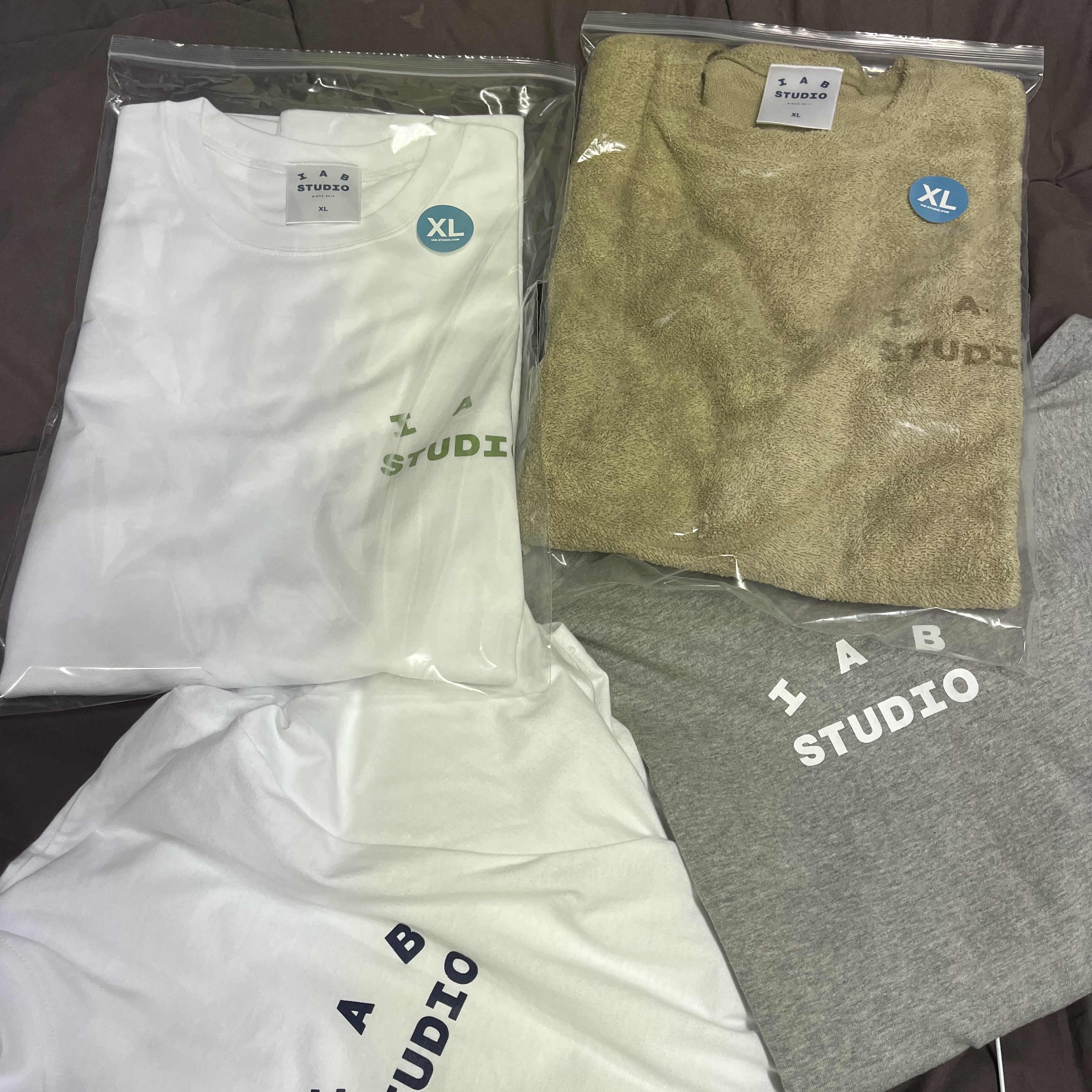 IAB Studio T-Shirt White Light Green, IAB Studio Towel T-Shirt Light Green 착용 스타일