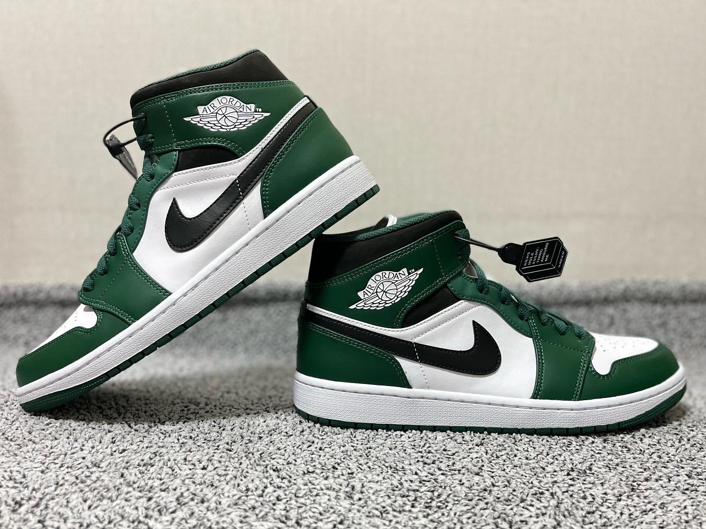 Jordan 1 Mid Sonics 2021 착용 스타일 - 1