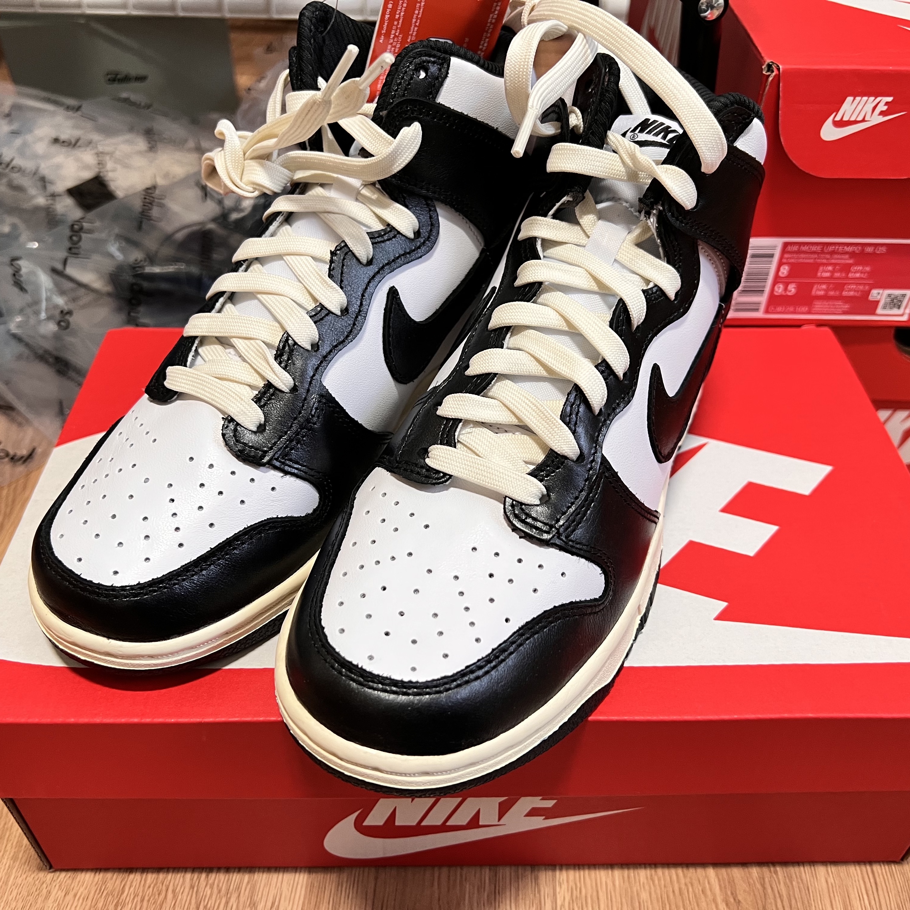 (W) Nike Dunk High Vintage Black 착용 스타일