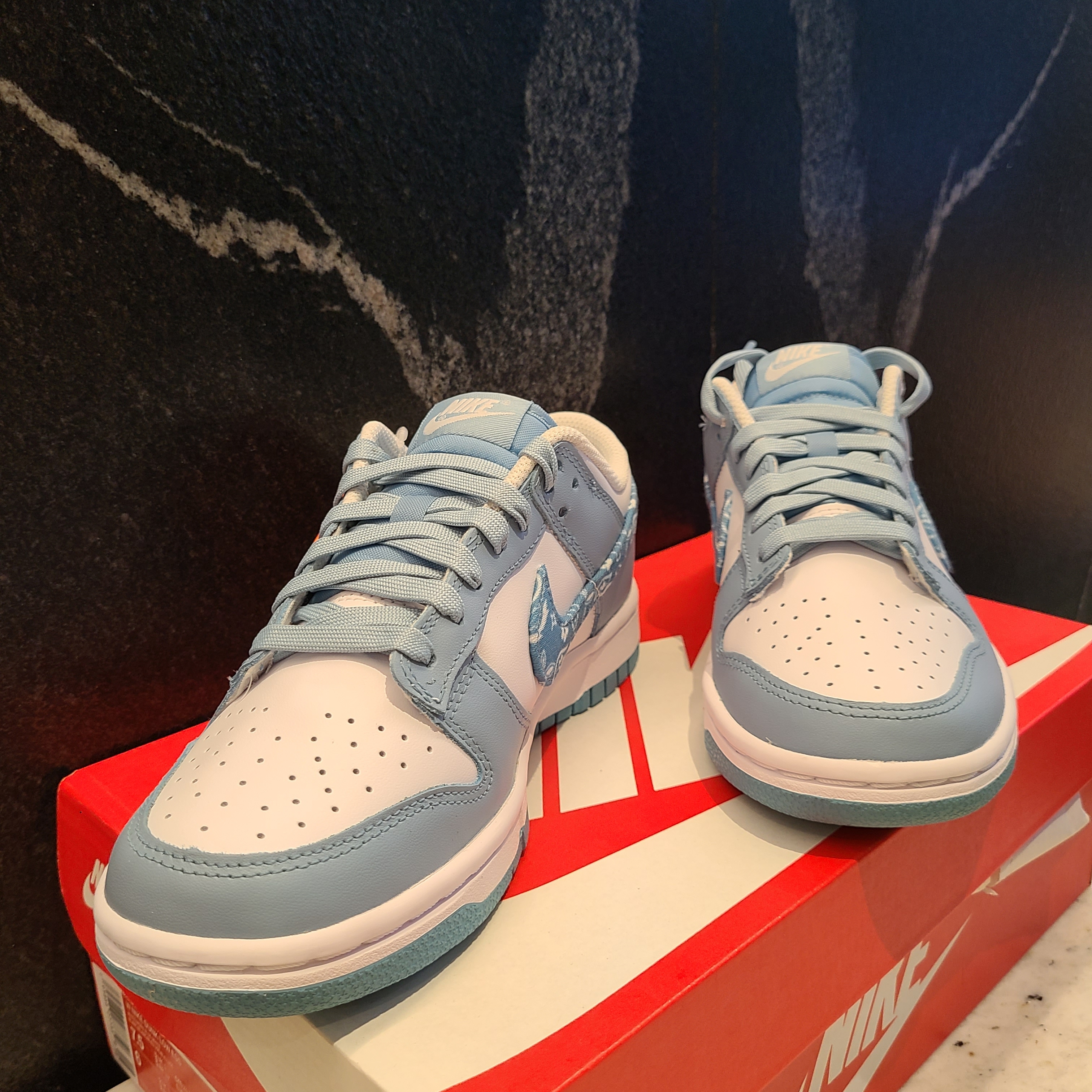 (W) Nike Dunk Low Essential Blue Paisley 착용 스타일