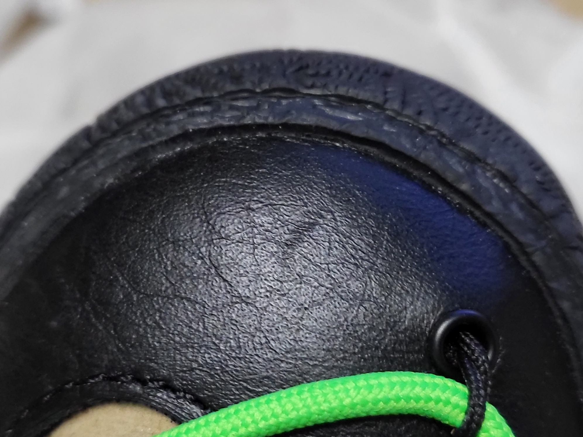 Nike x Off-White Blazer Low '77 Black and Electro Green 착용 스타일 - 2