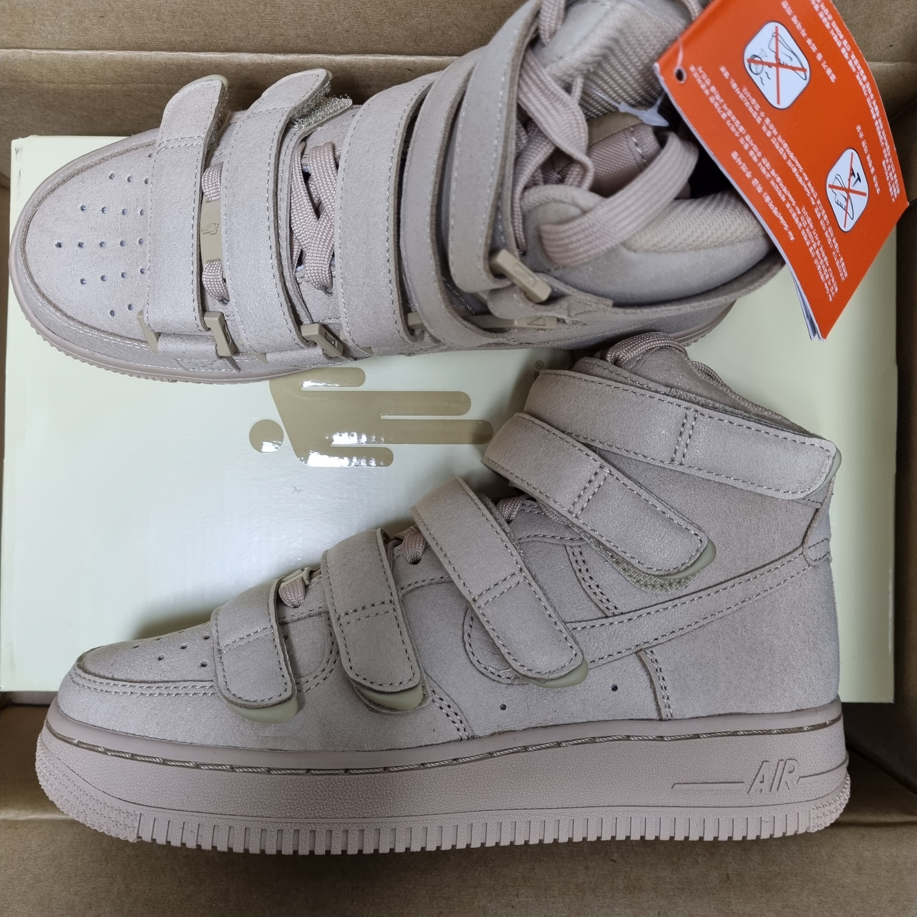 Nike x Billie Eilish Air Force 1 High '07 SP Mushroom 착용 스타일 - 2