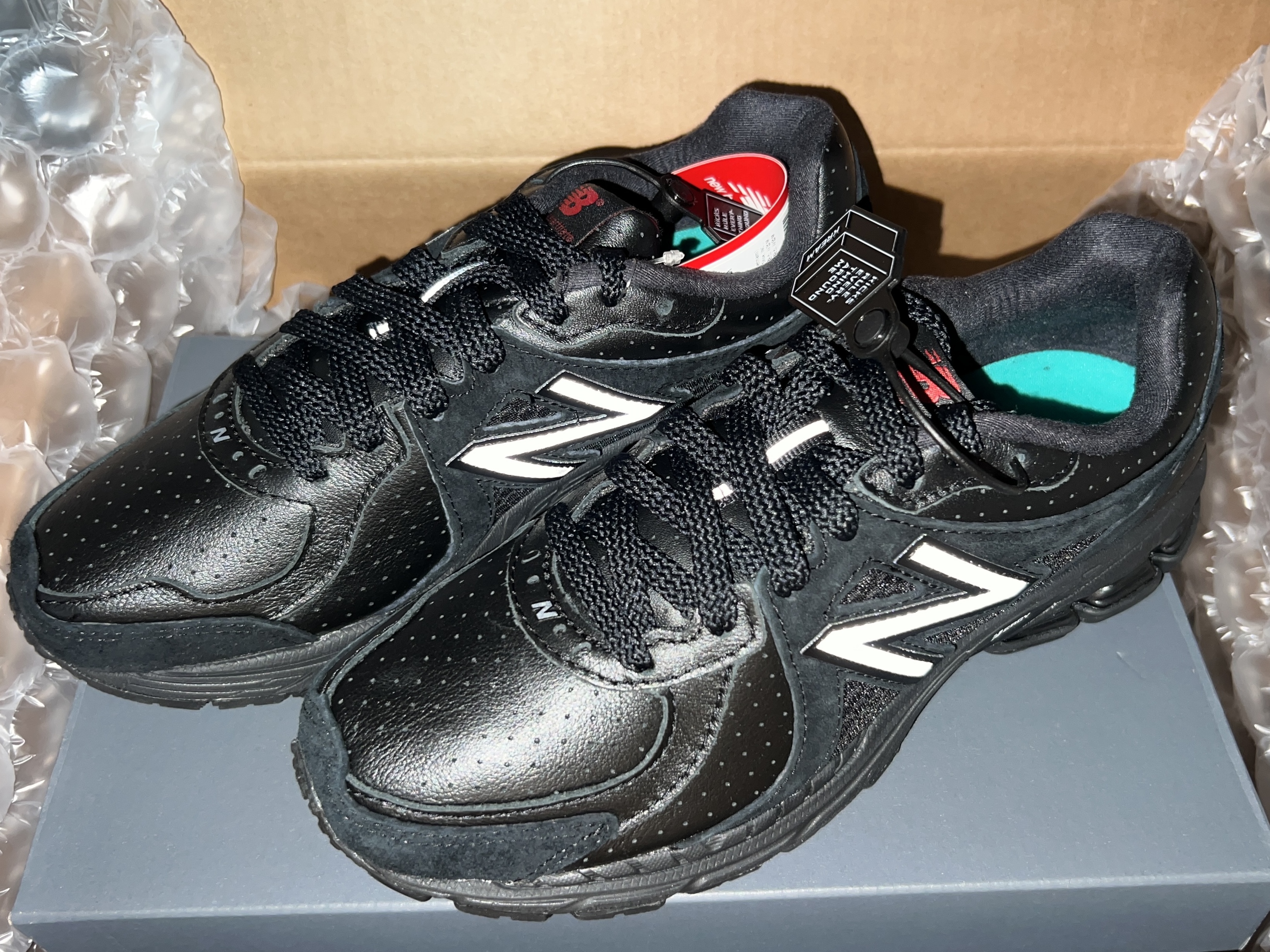 New Balance x Thisisneverthat 860v2 Black 착용 스타일