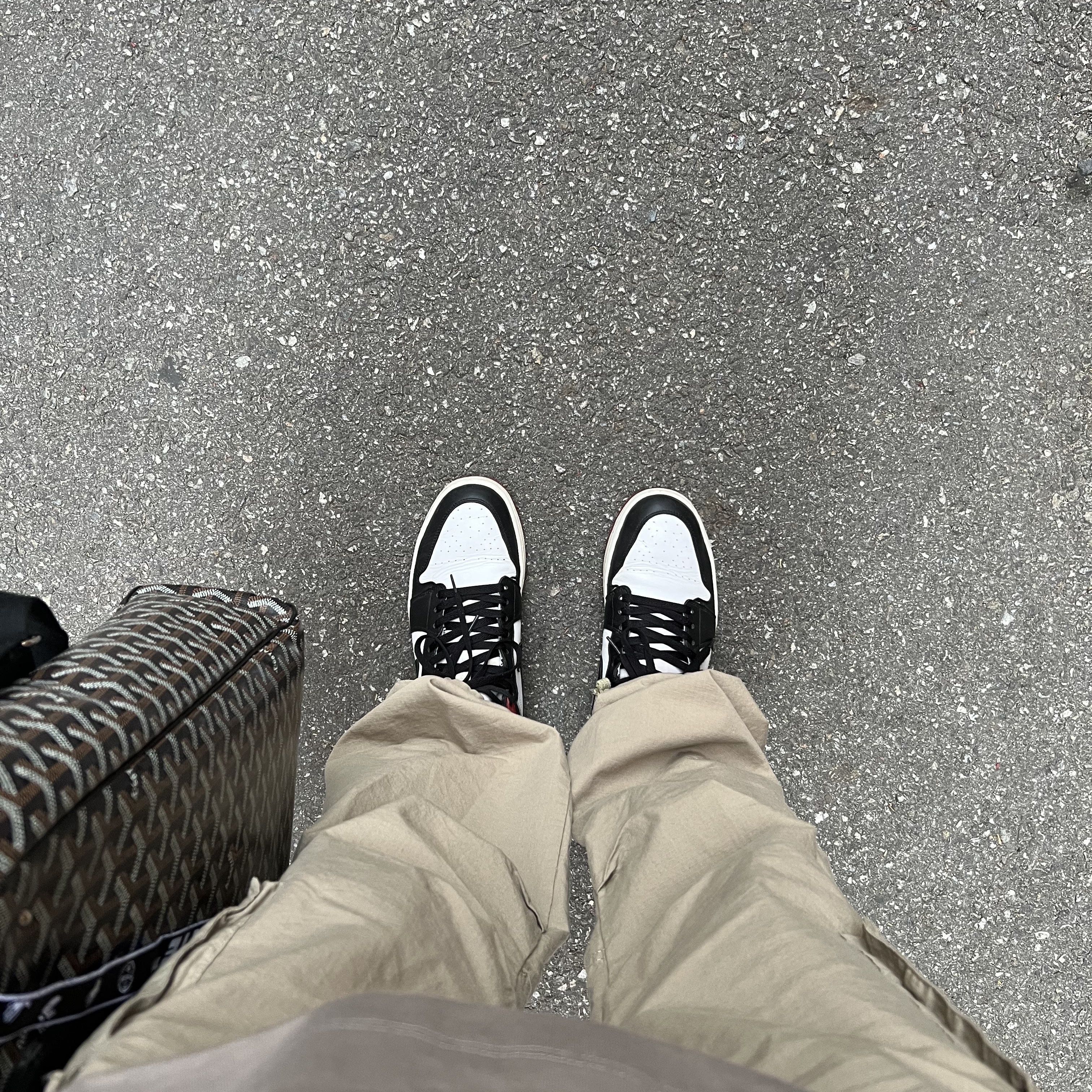 Jordan 1 Retro High OG Black Toe 2016, Jordan 1 Retro Black Toe 2013 착용 스타일 - 1