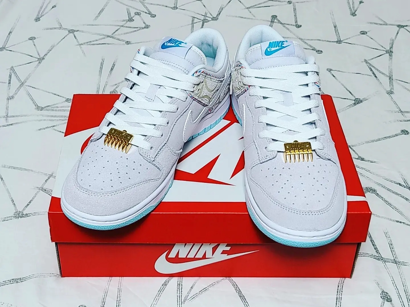 Nike Dunk Low Retro SE Barber Shop Grey 착용 스타일 - 3