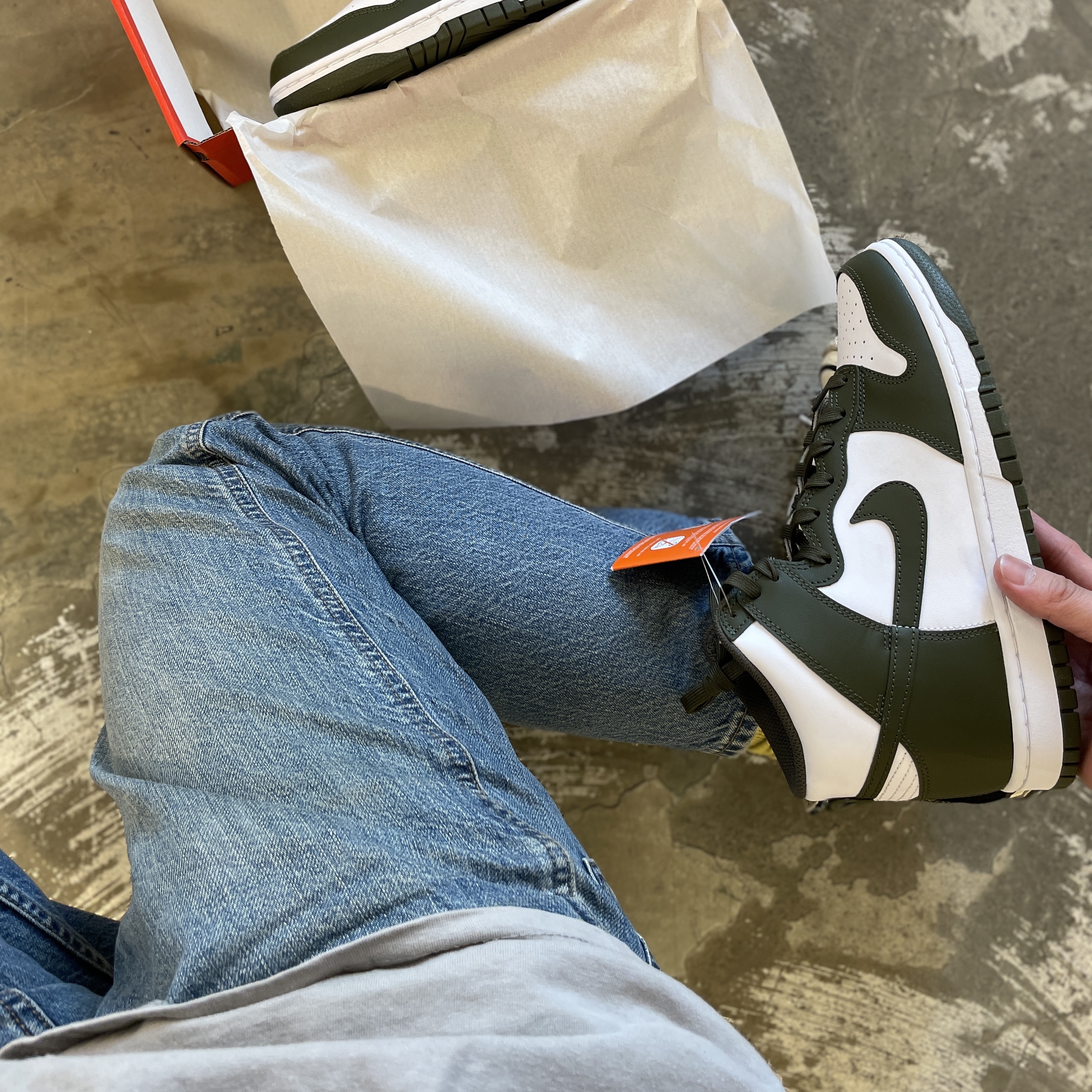 Nike Dunk High Retro Championship Khaki 착용 스타일 - 5