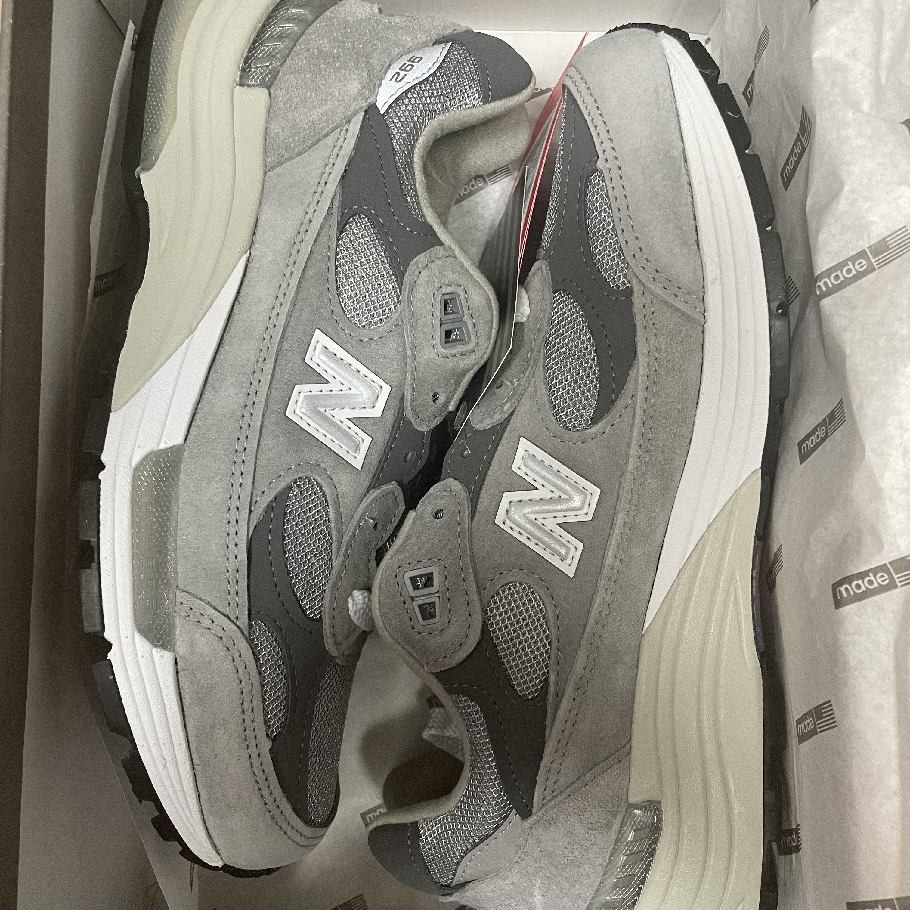 New Balance 992 Made in USA Grey - D Standard 착용 스타일