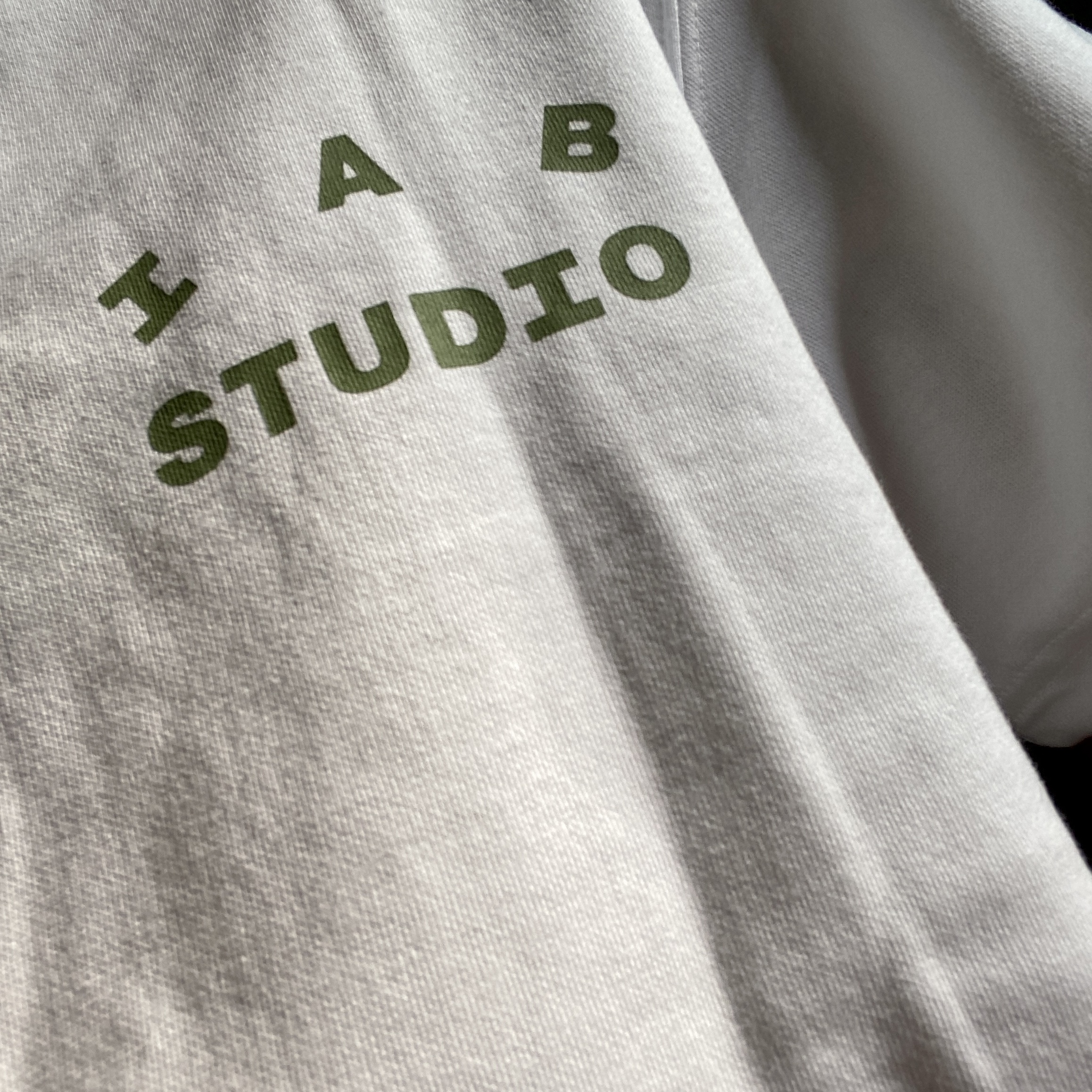 IAB Studio T-Shirt White Light Green 착용 스타일