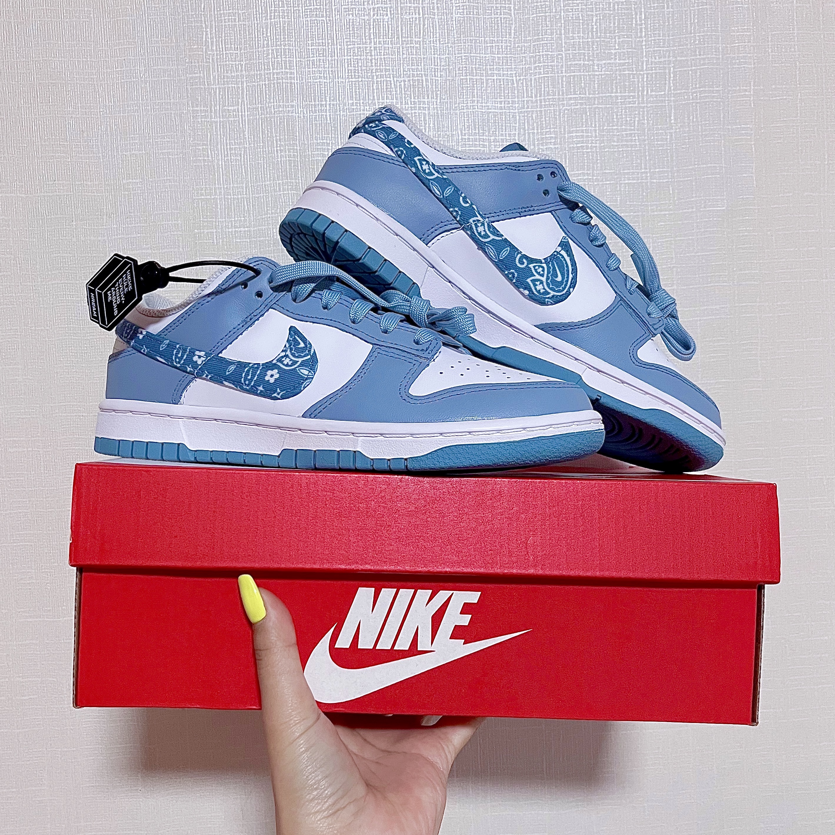 (W) Nike Dunk Low Essential Blue Paisley 착용 스타일