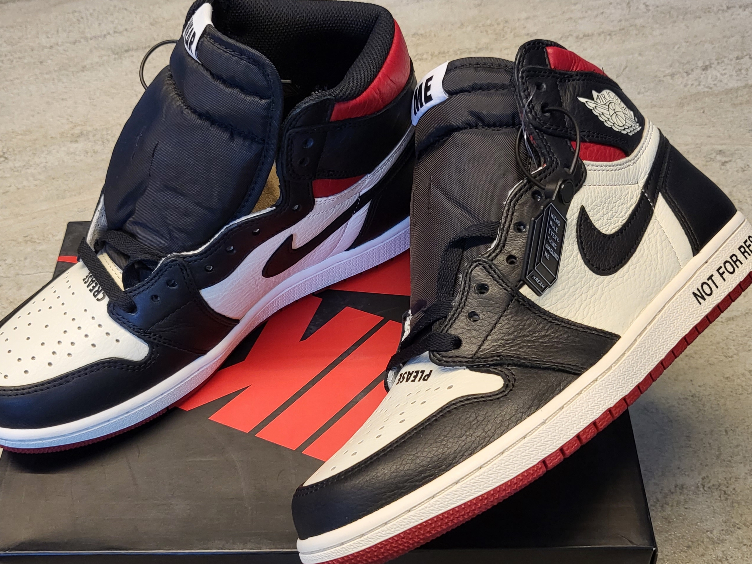 Jordan 1 Retro High Not for Resale Varsity Red 착용 스타일