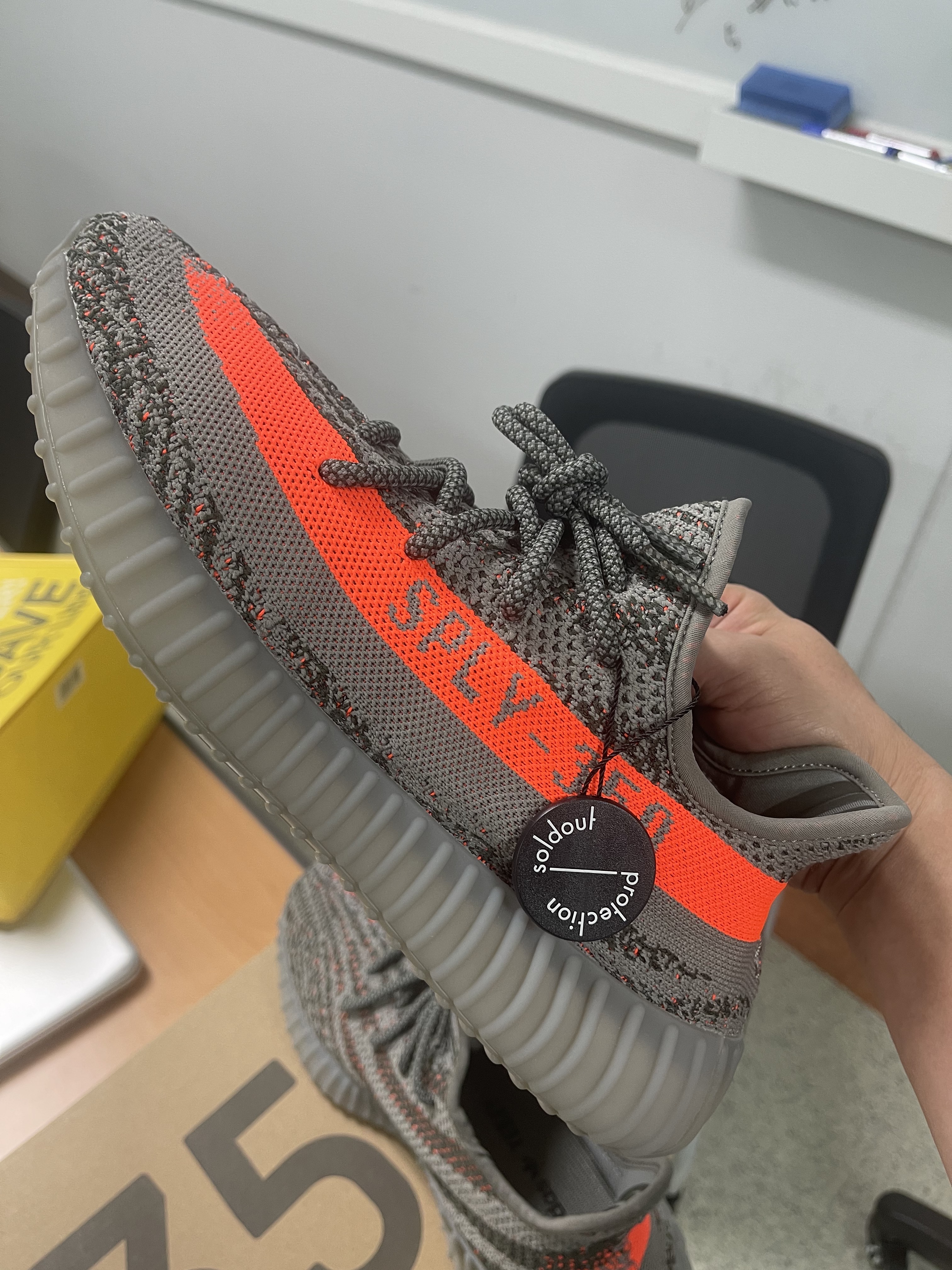 Adidas Yeezy Boost 350 V2 Beluga - Reflective 착용 스타일 - 4