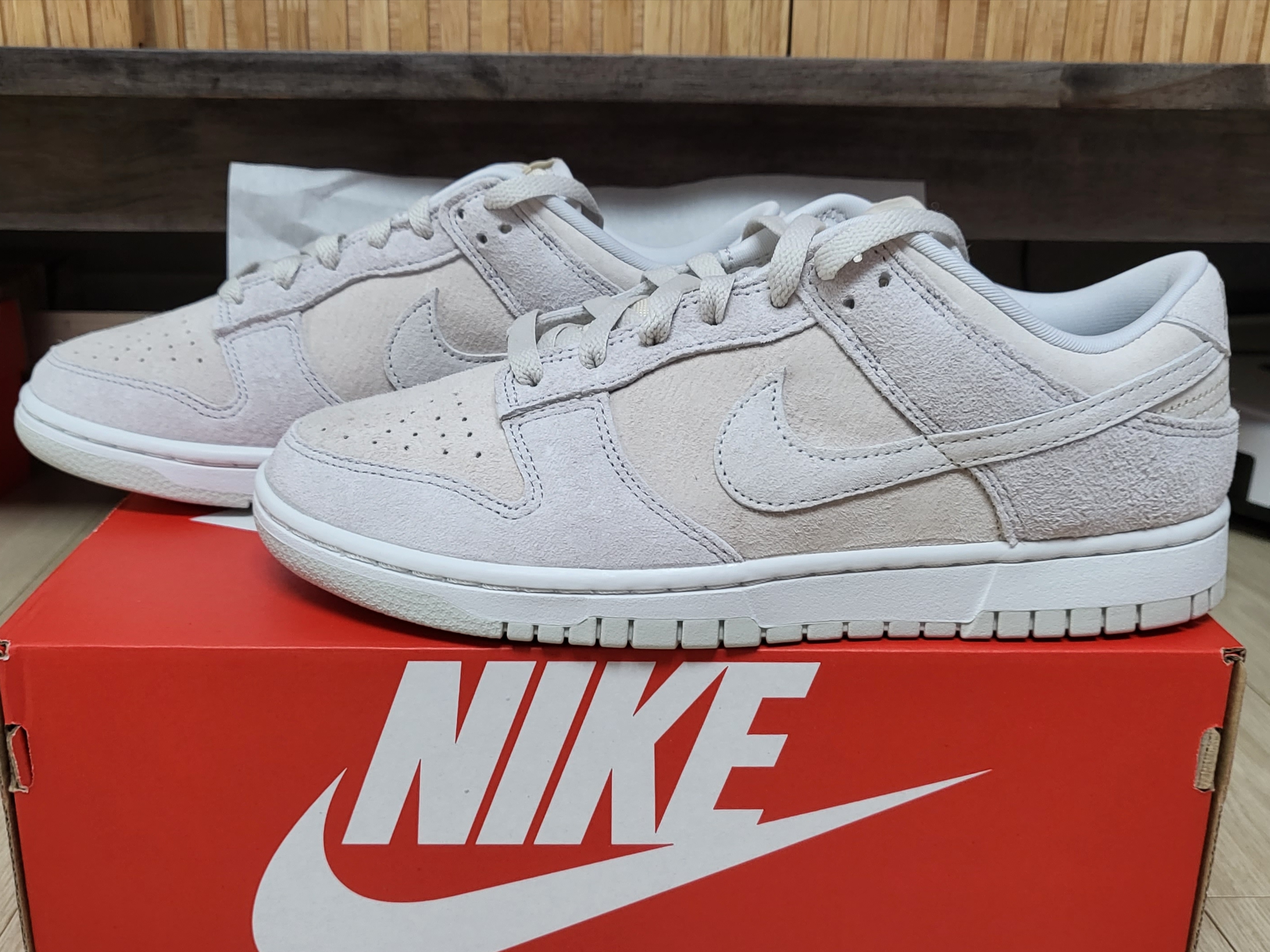 Nike Dunk Low Retro PRM Vast Grey 착용 스타일 - 1
