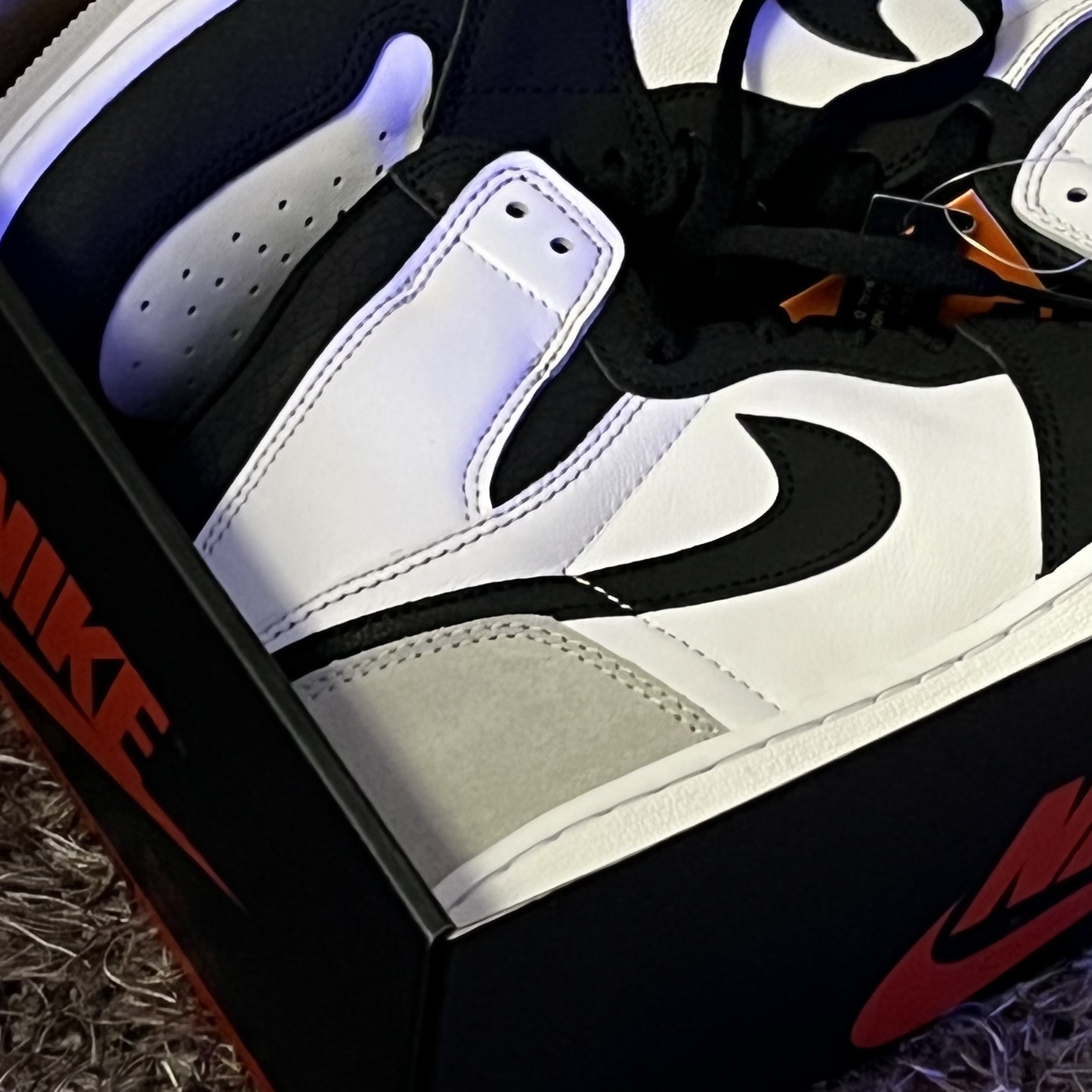 Jordan 1 Retro High OG Bleached Coral 착용 스타일
