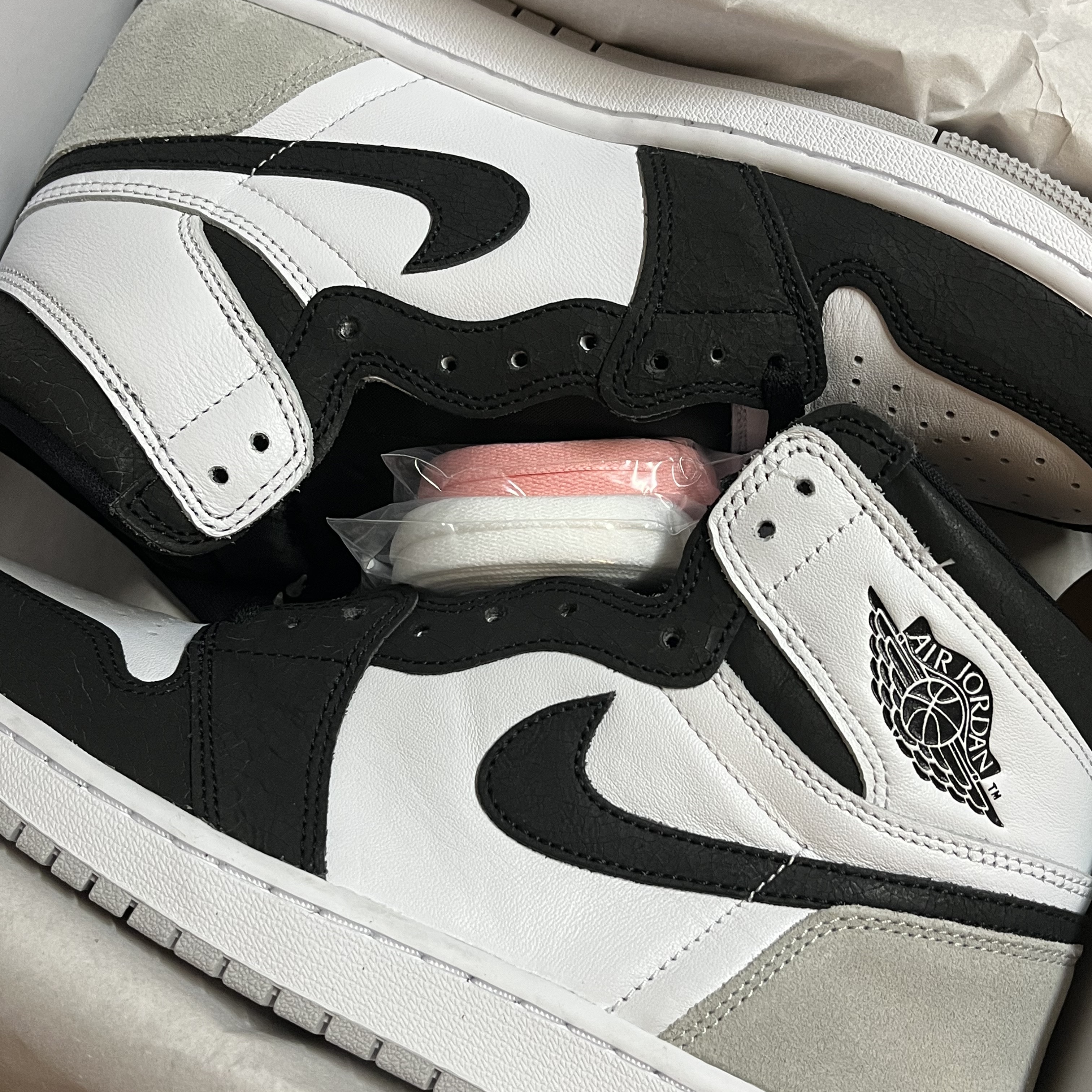 Jordan 1 Retro High OG Bleached Coral 착용 스타일
