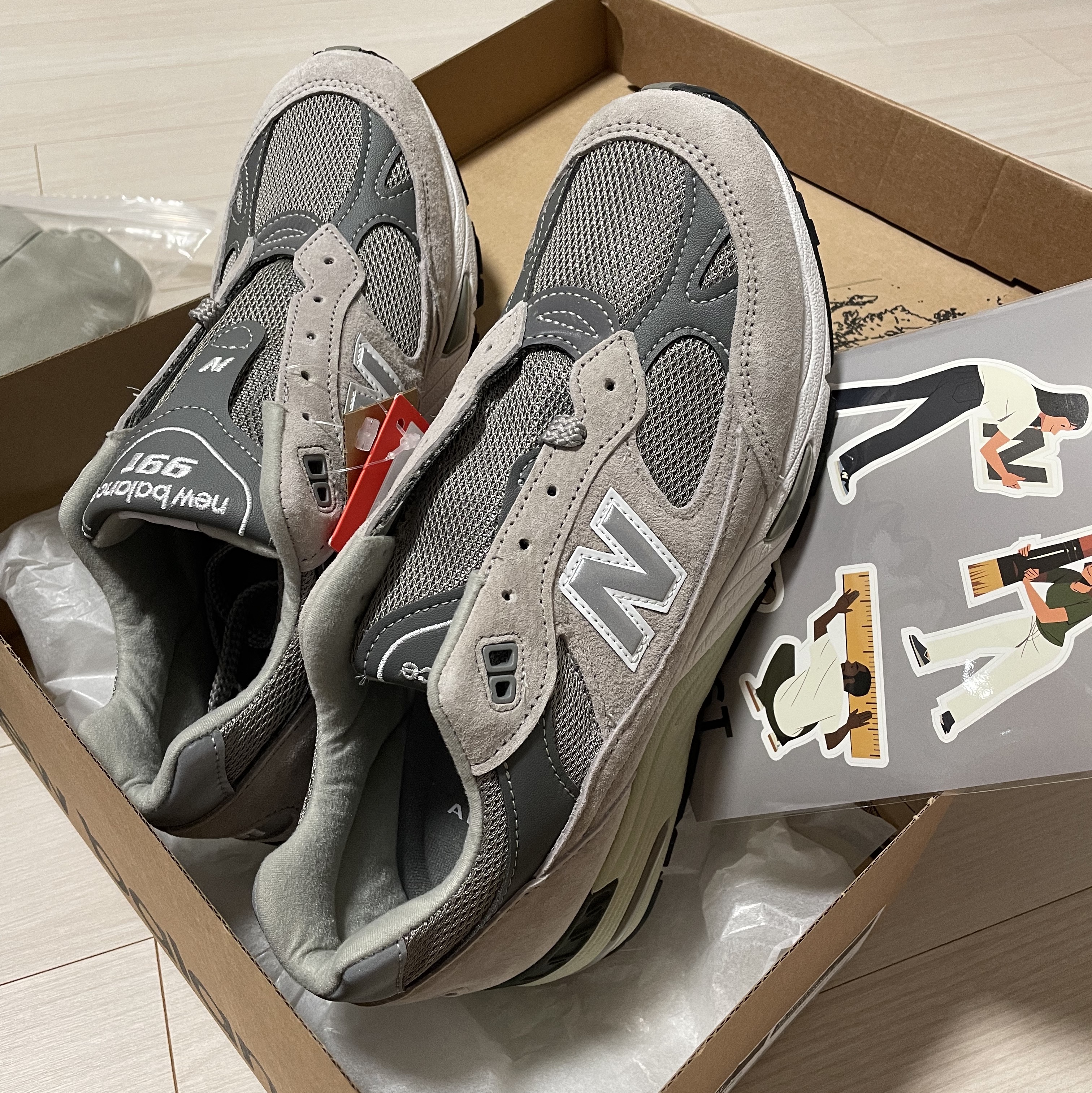 New Balance 991 Made in UK Grey, IAB Studio Pajama Set Light Green 착용 스타일 - 1