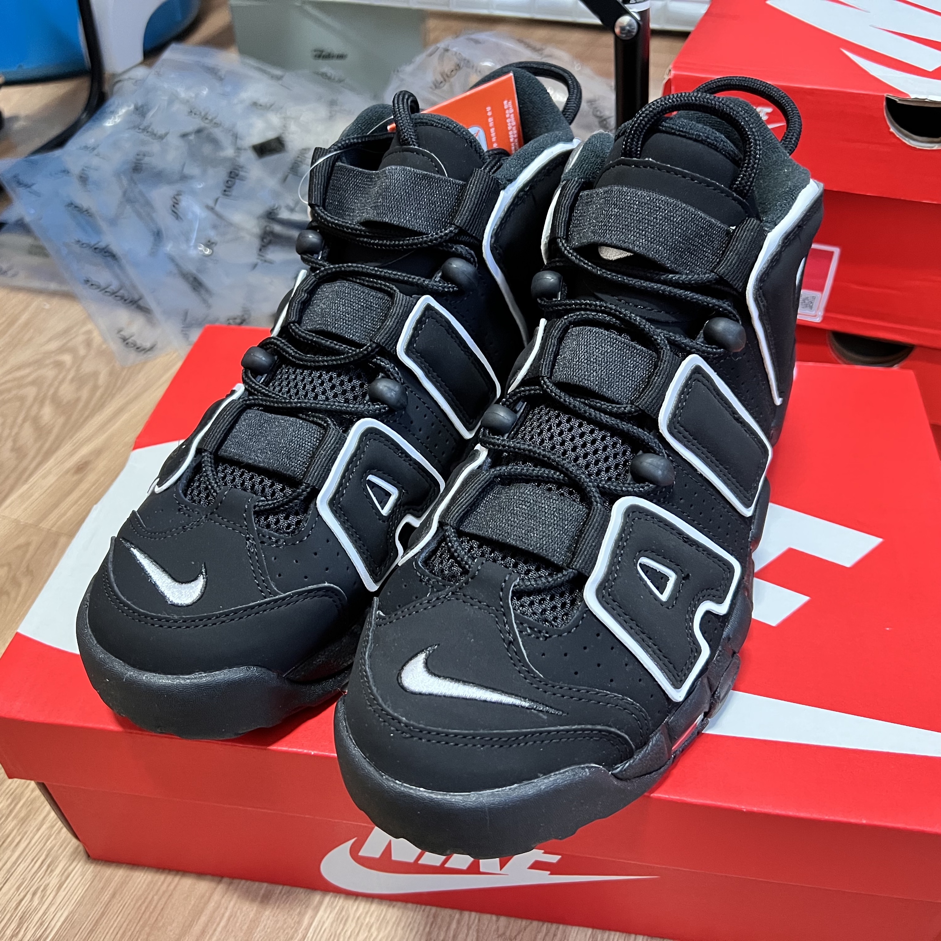 Nike Air More Uptempo Black White 2020 착용 스타일
