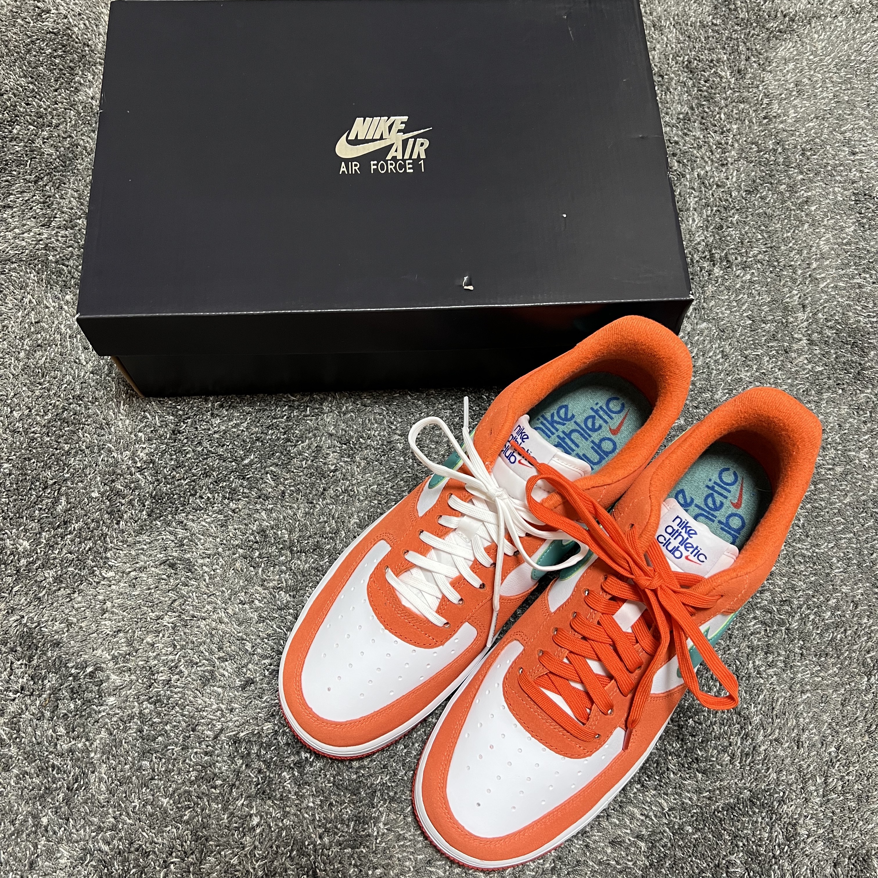Nike Air Force 1 '07 LV8 Athletic Club Rush Orange Washed Teal 착용 스타일 - 1