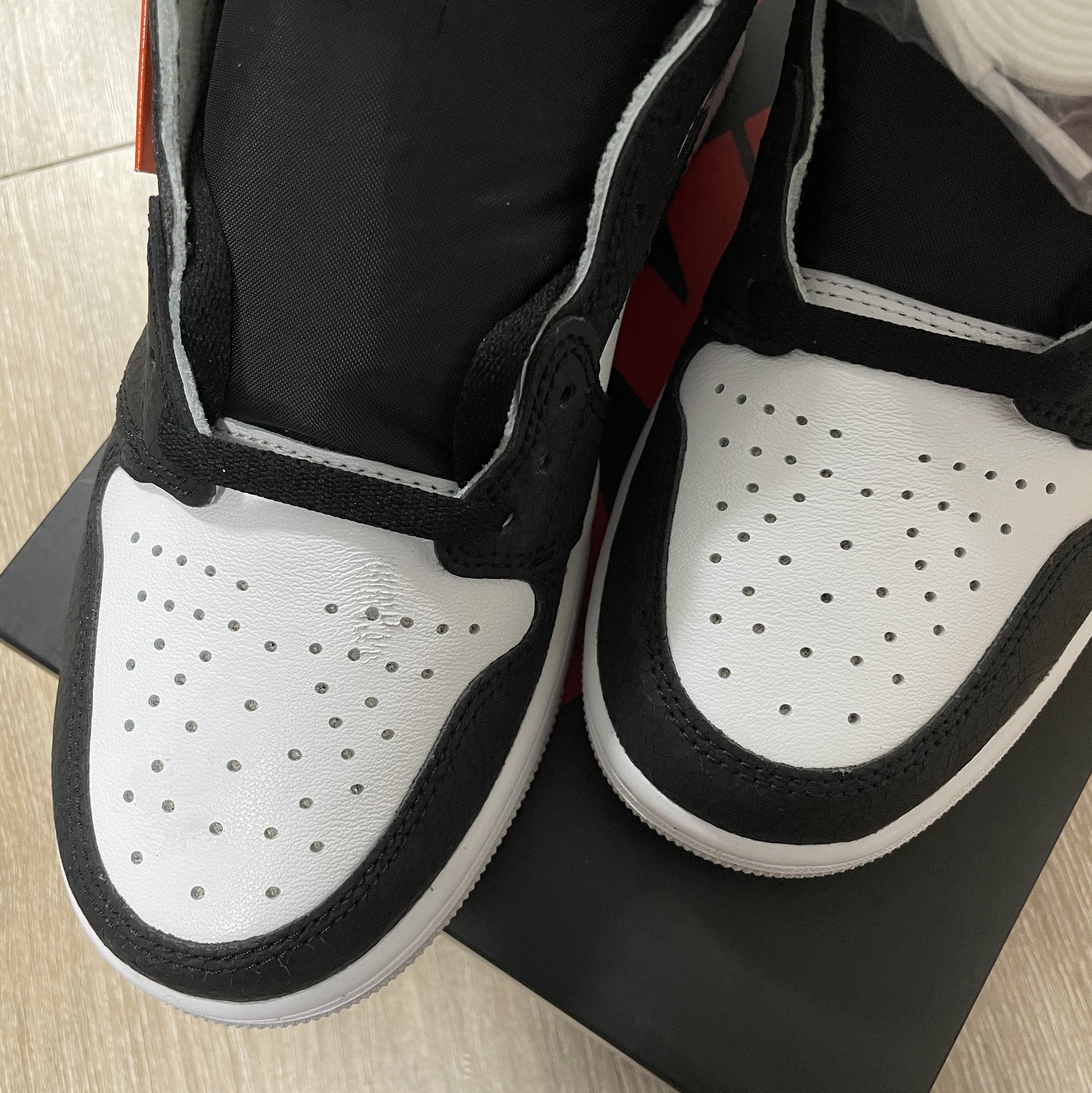 Jordan 1 Retro High OG Bleached Coral 착용 스타일