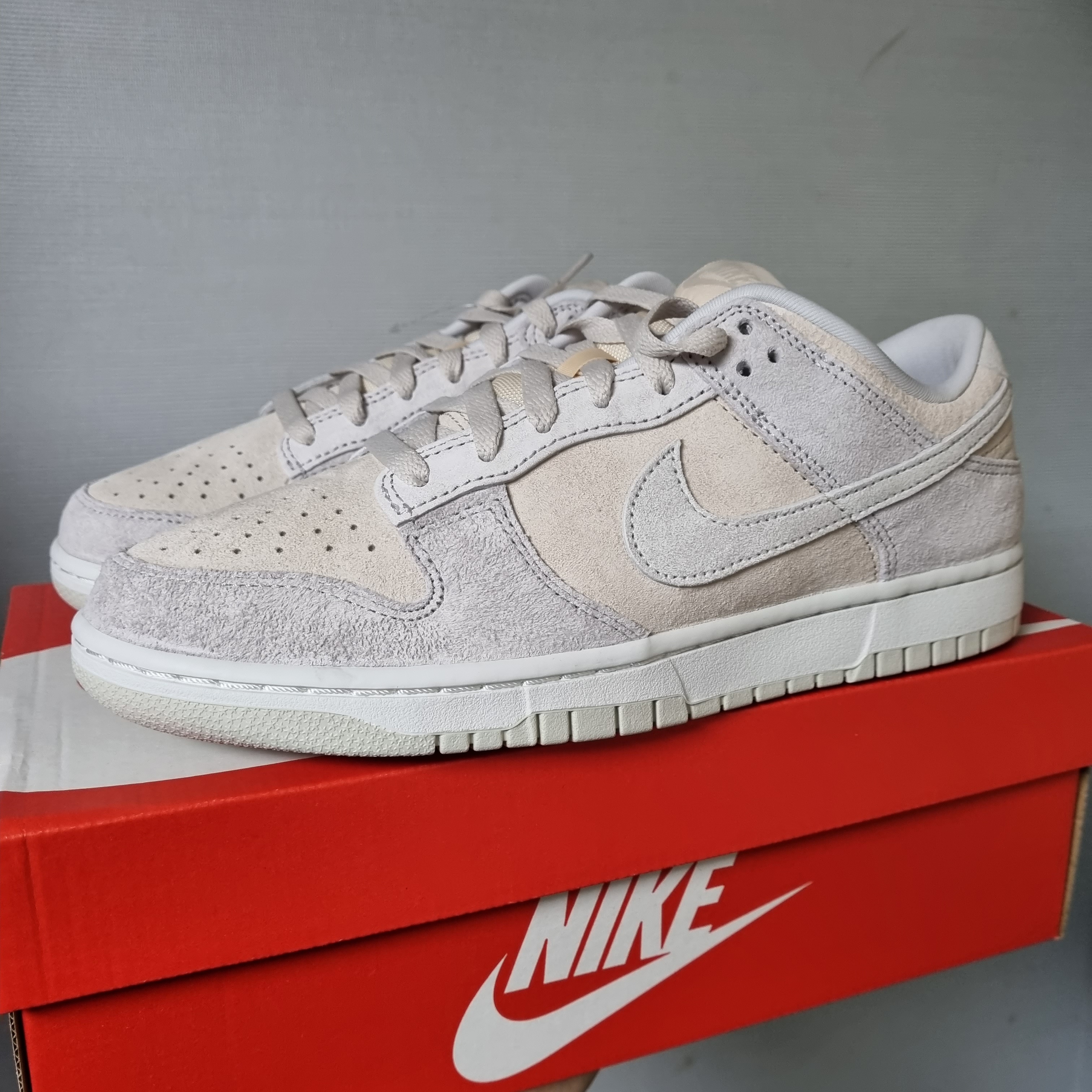 Nike Dunk Low Retro PRM Vast Grey 착용 스타일 - 2