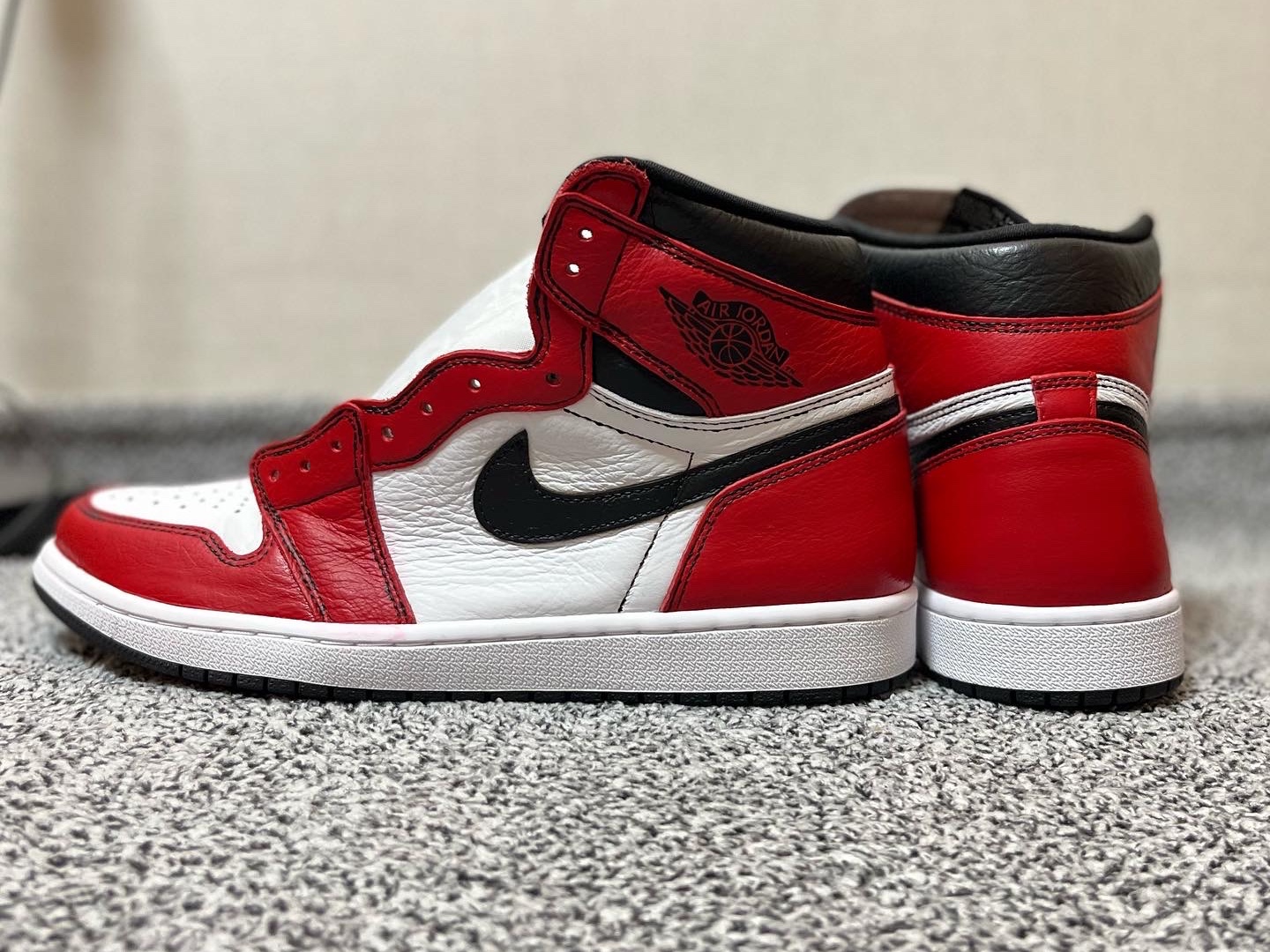 Jordan 1 Retro High OG Light Fusion Red 착용 스타일 - 3