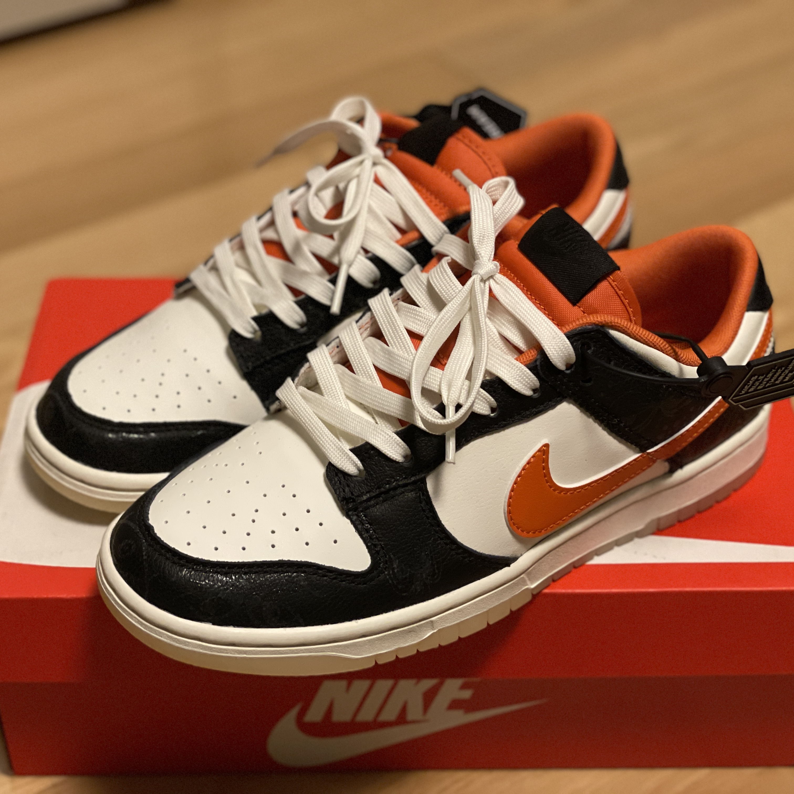 Nike Dunk Low Retro PRM Halloween 착용 스타일