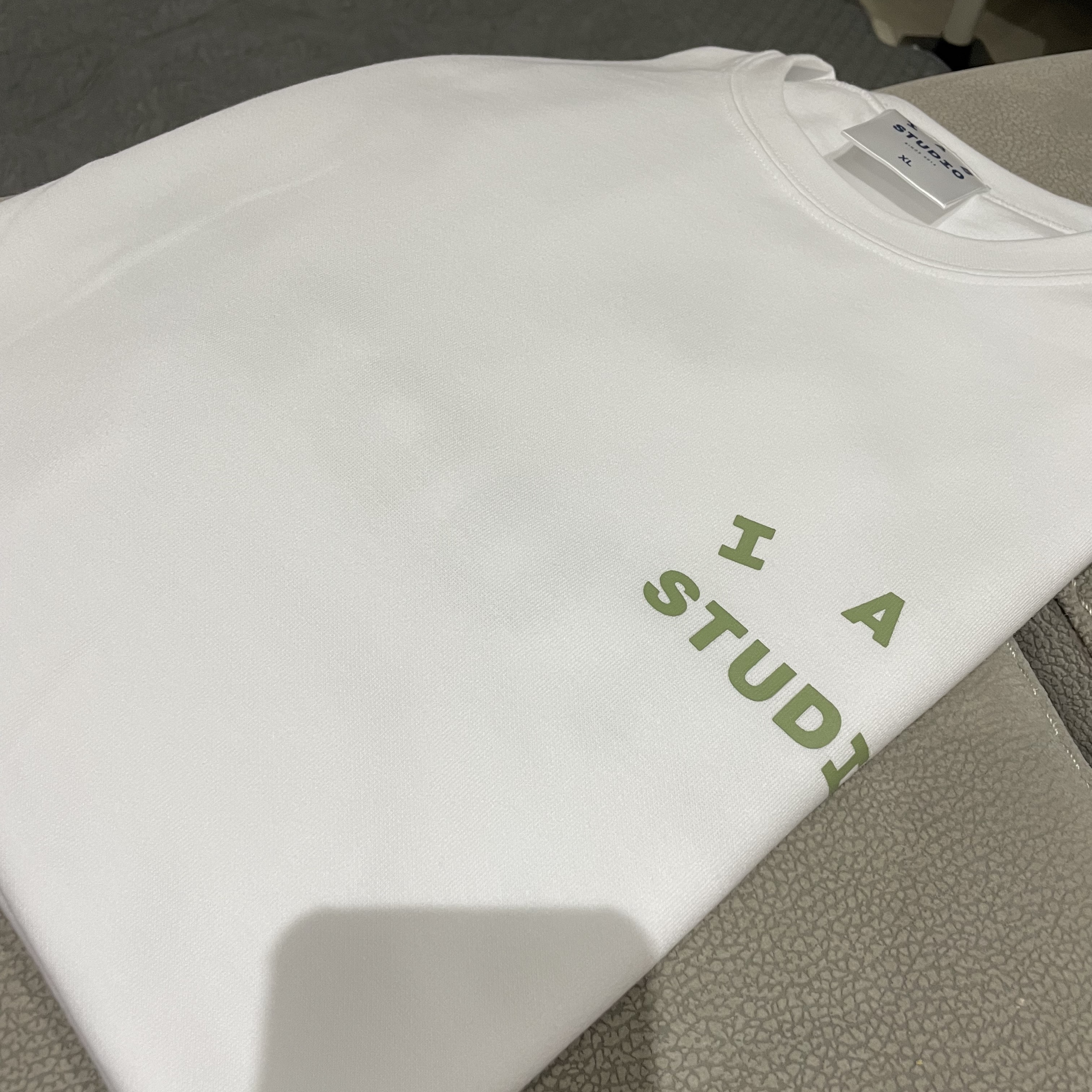 IAB Studio T-Shirt White Light Green 착용 스타일