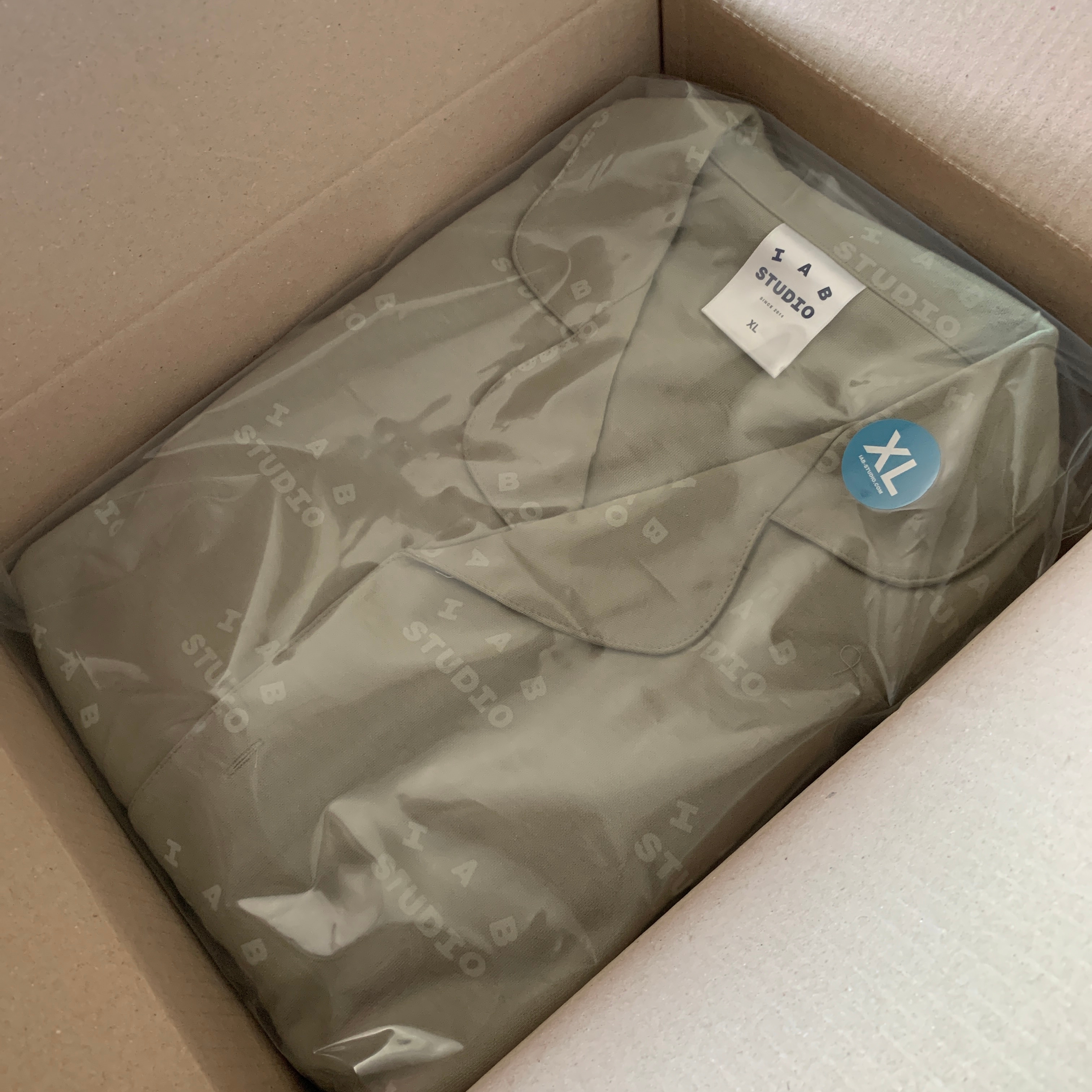 IAB Studio Pajama Set Light Green 착용 스타일