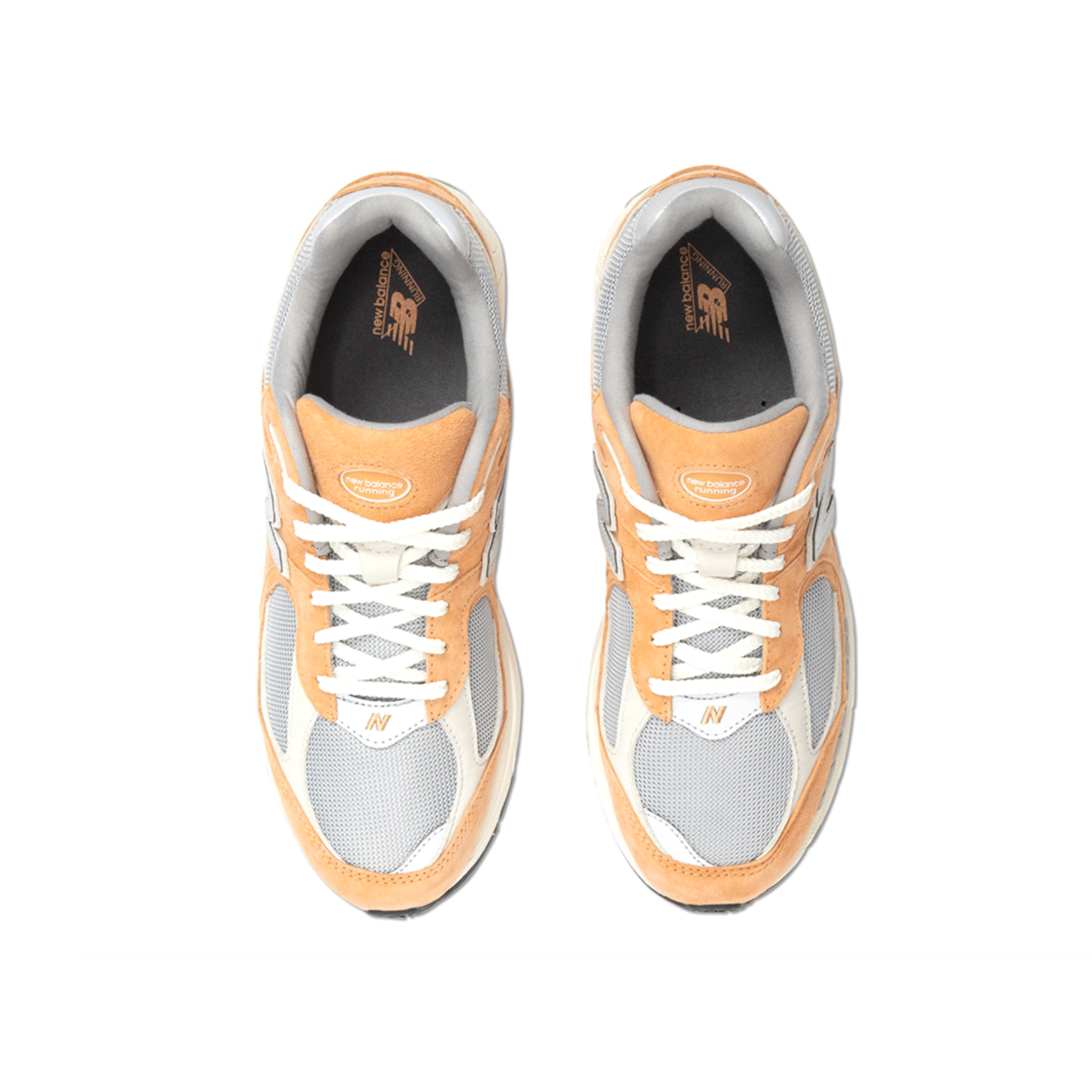 New Balance 2002R Special Vintage Beige 착용 스타일 - 4