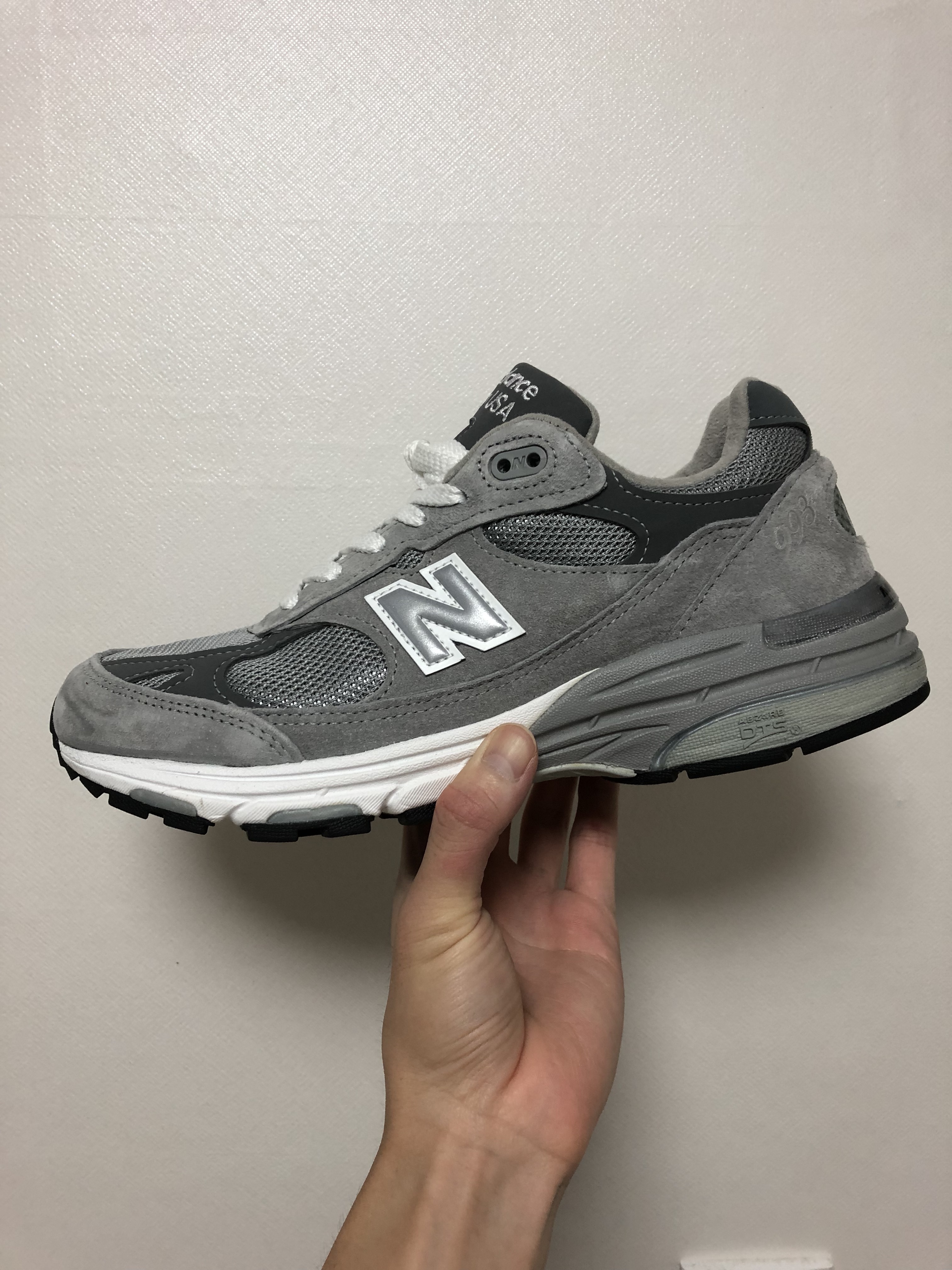 New Balance 993 Made in USA Grey - D Standard 착용 스타일