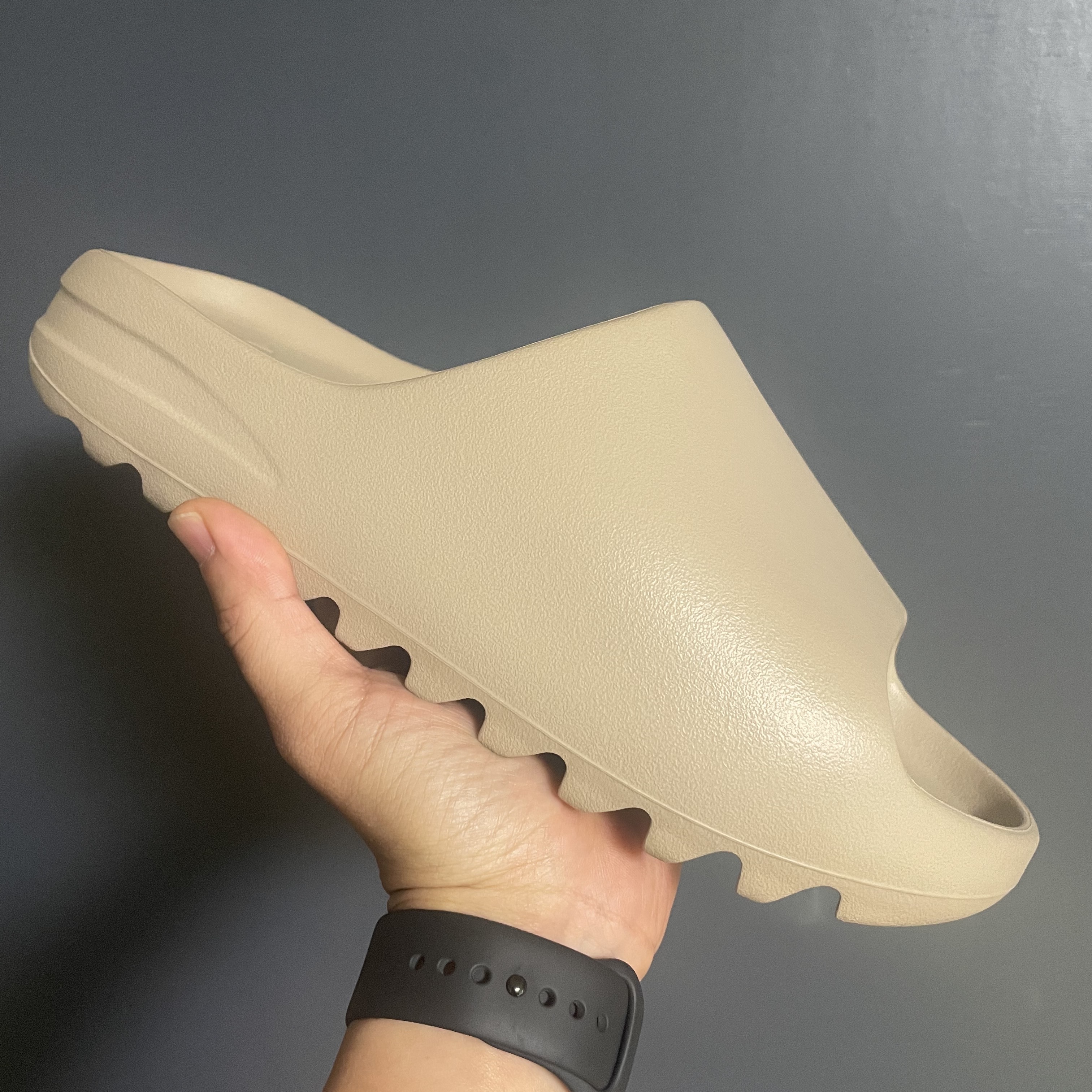 Adidas Yeezy Slide Pure - Re-Release Ver. 착용 스타일