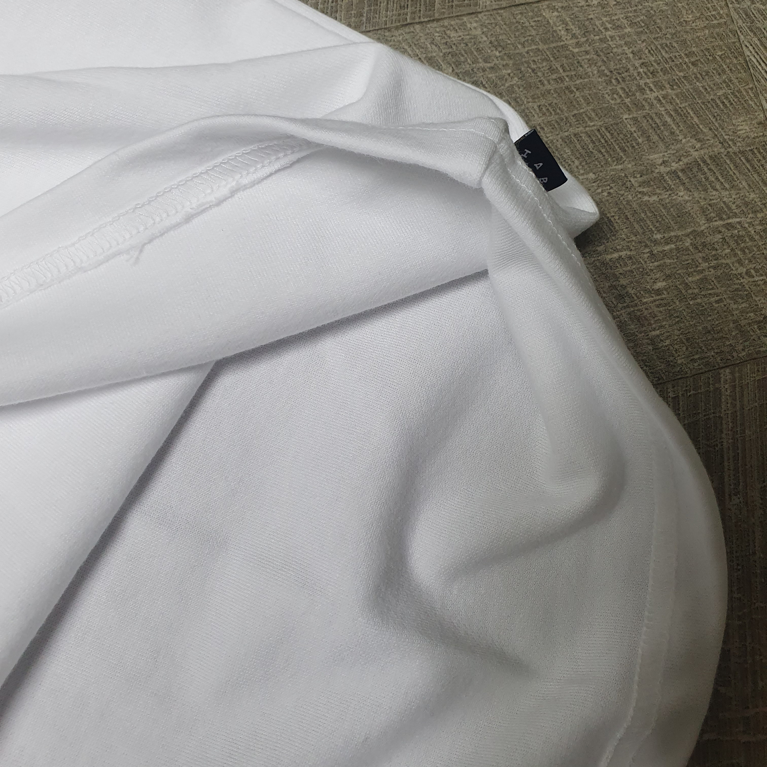 IAB Studio T-Shirt White Light Green 착용 스타일 - 3