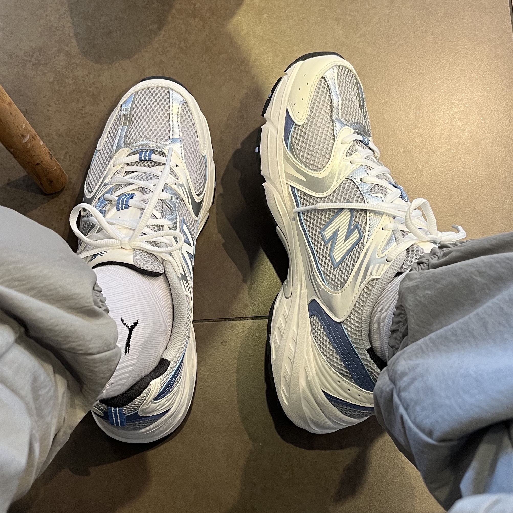 New Balance 530 Steel Blue 착용 스타일