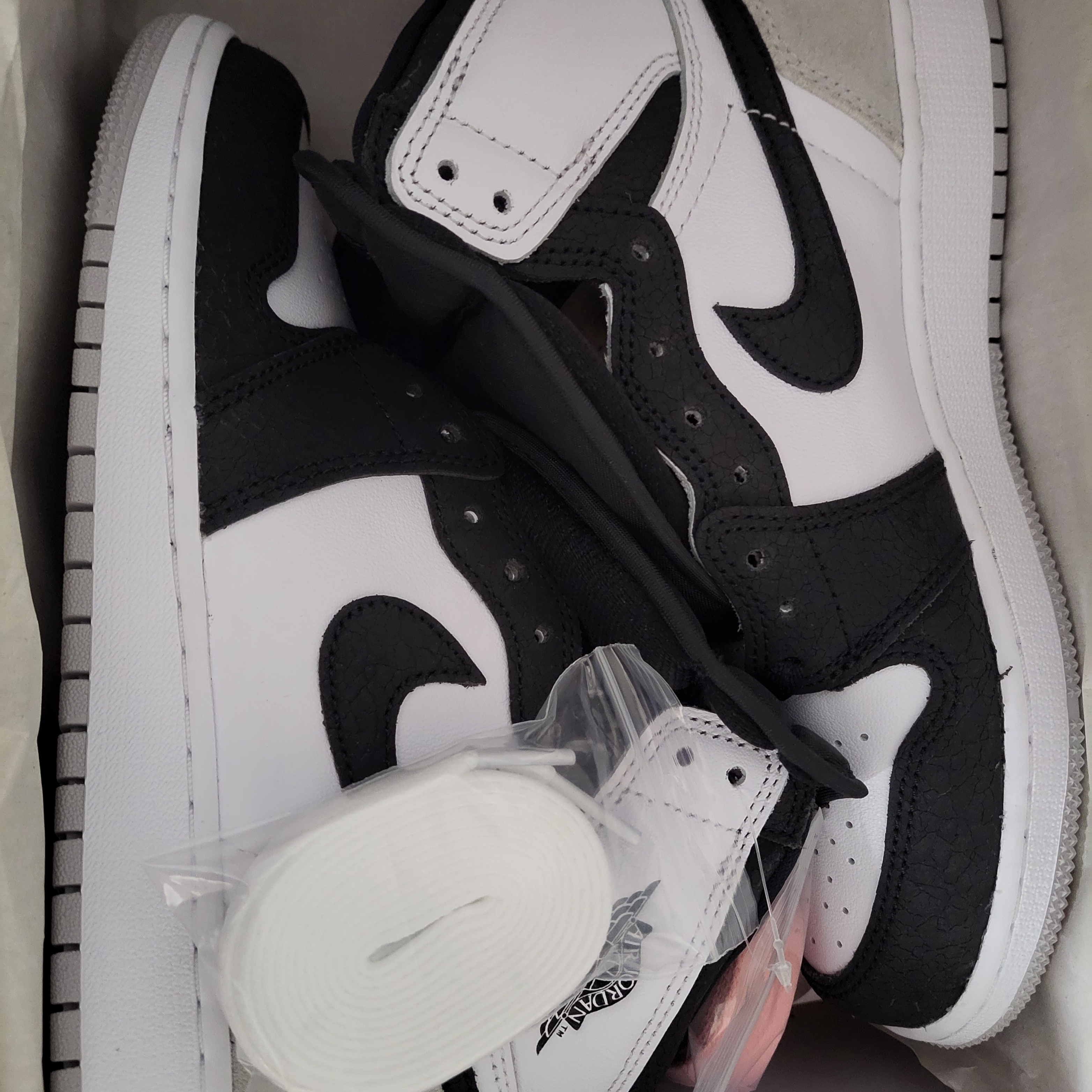 (GS) Jordan 1 Retro High OG Bleached Coral 착용 스타일