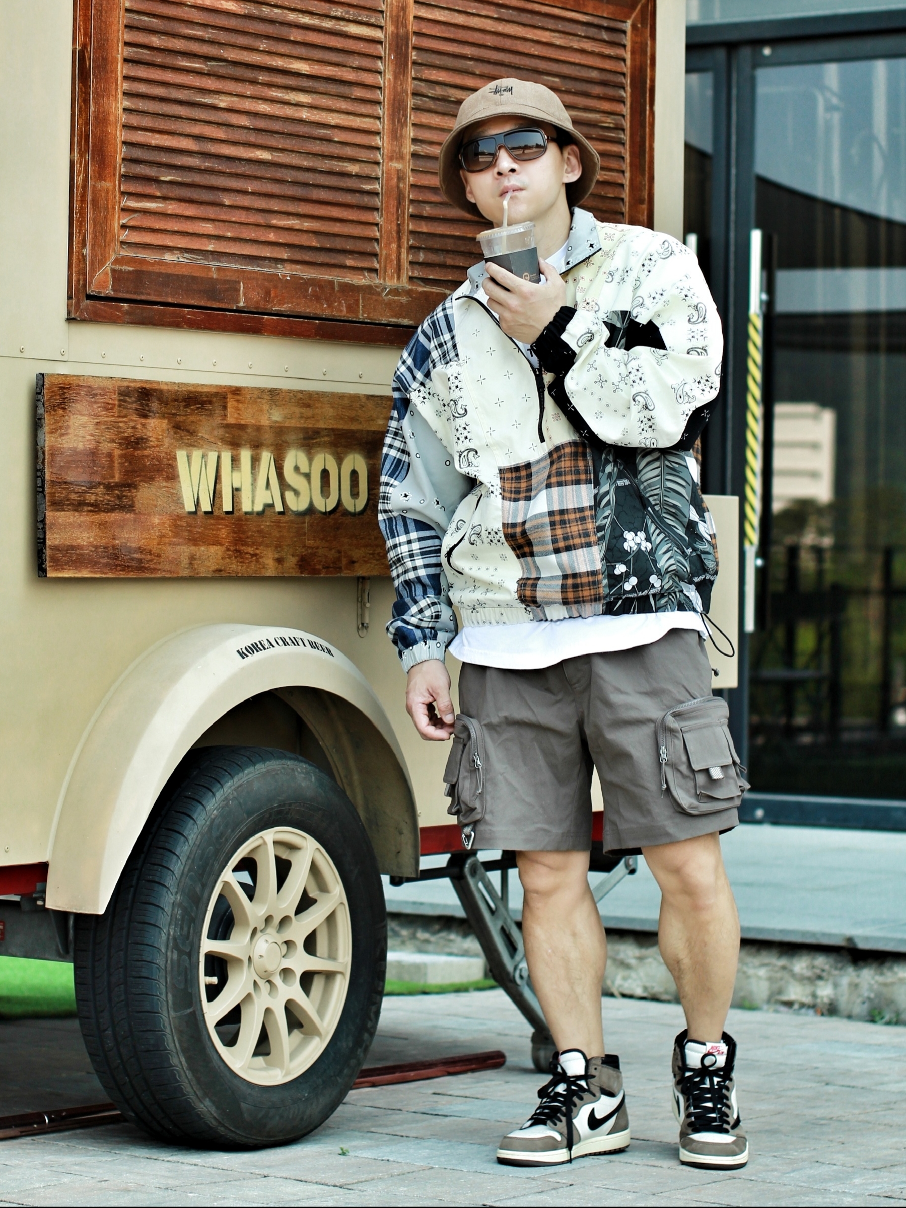 Jordan x Russell Westbrook Why Not Patchwork Half Zip Jacket - Asia, Nike ACG Cargo Shorts Ironstone - Asia 착용 스타일 - 1