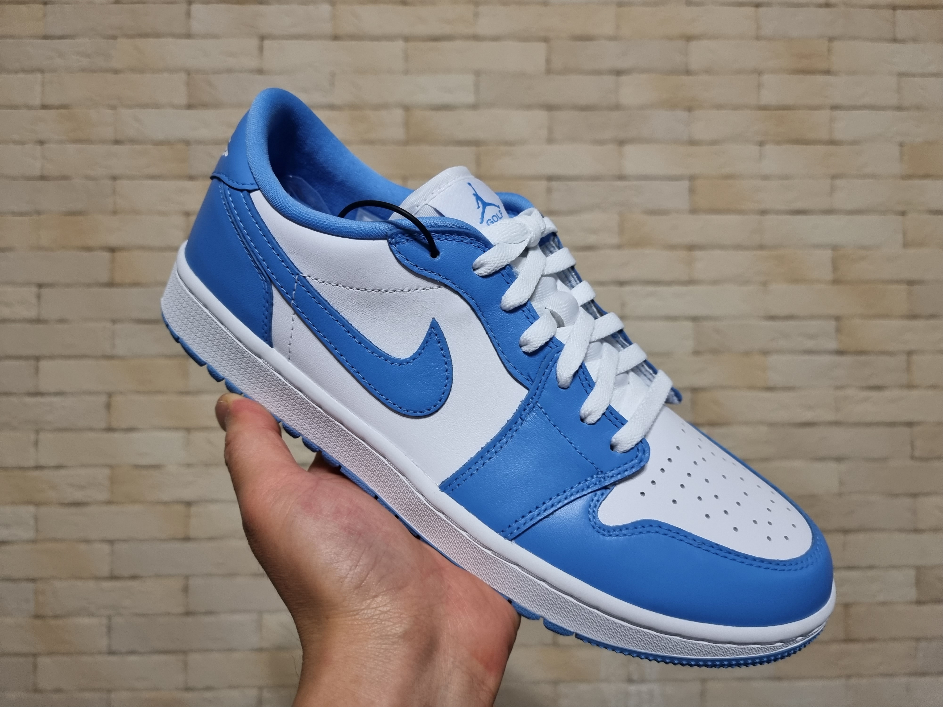 Jordan 1 Low Golf White and University Blue, Jordan 1 Low Golf Wolf Grey 착용 스타일 - 3