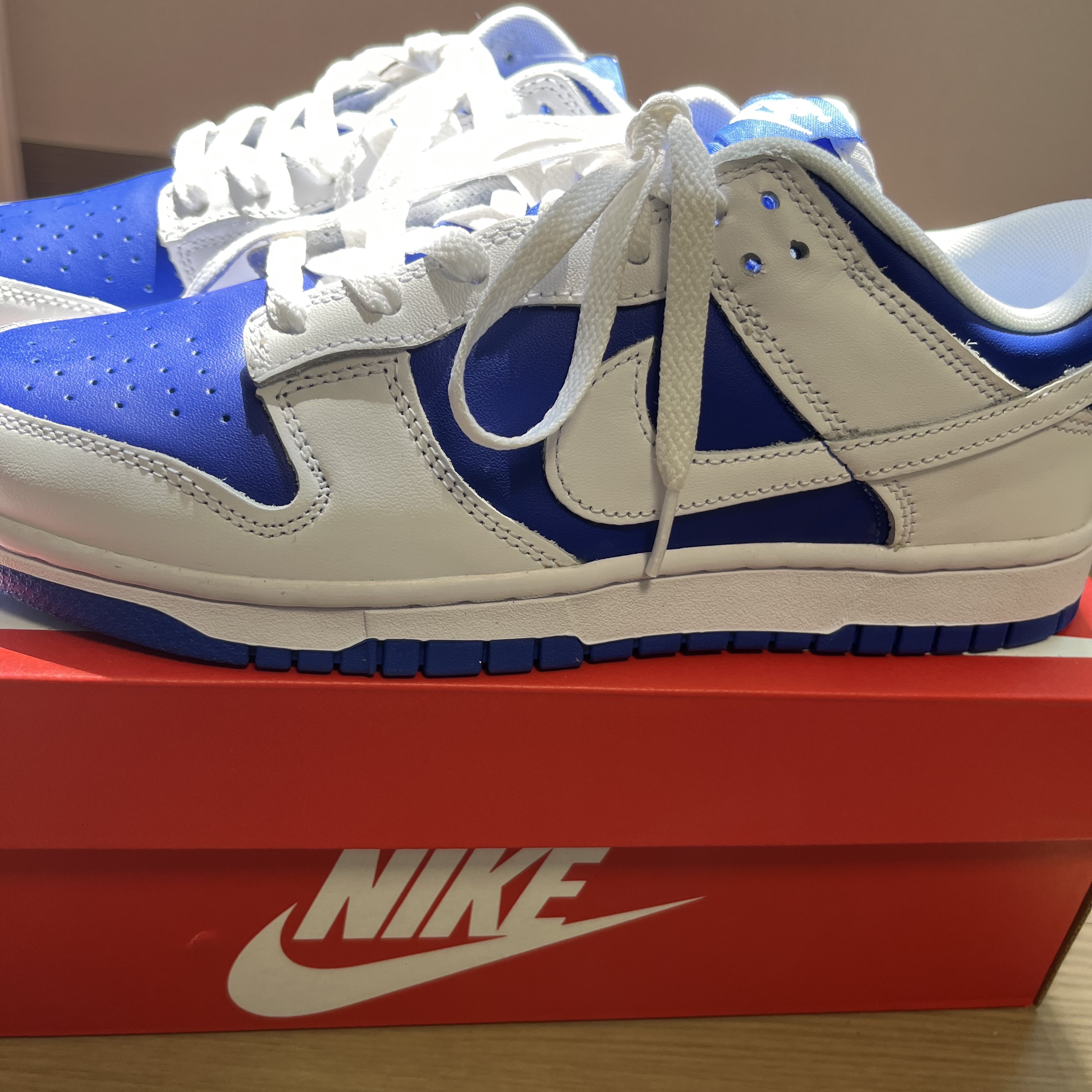 Nike Dunk Low Retro Racer Blue and White 착용 스타일 - 2