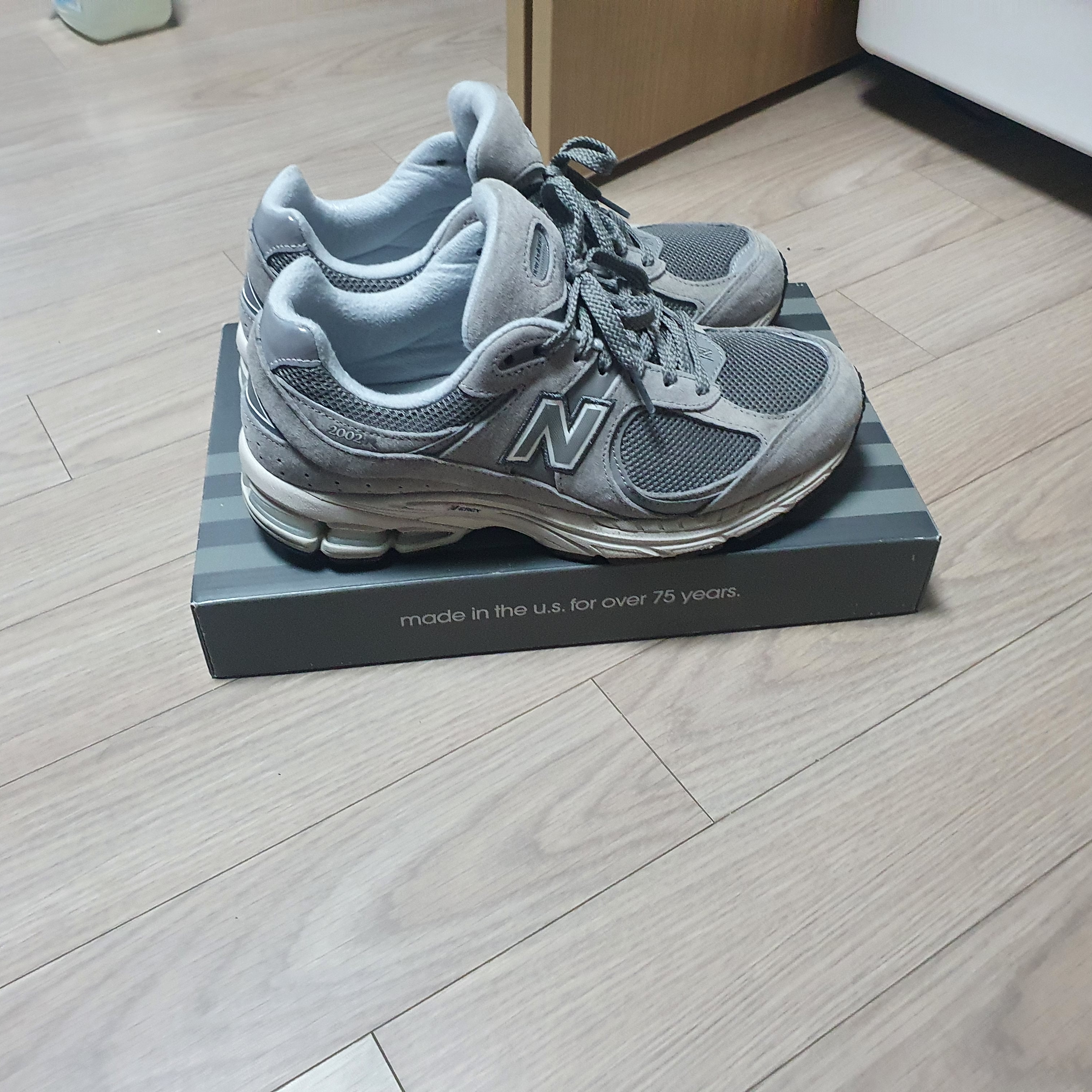 New Balance 992 Made in USA Grey - D Standard, New Balance 2002R Grey 착용 스타일 - 4