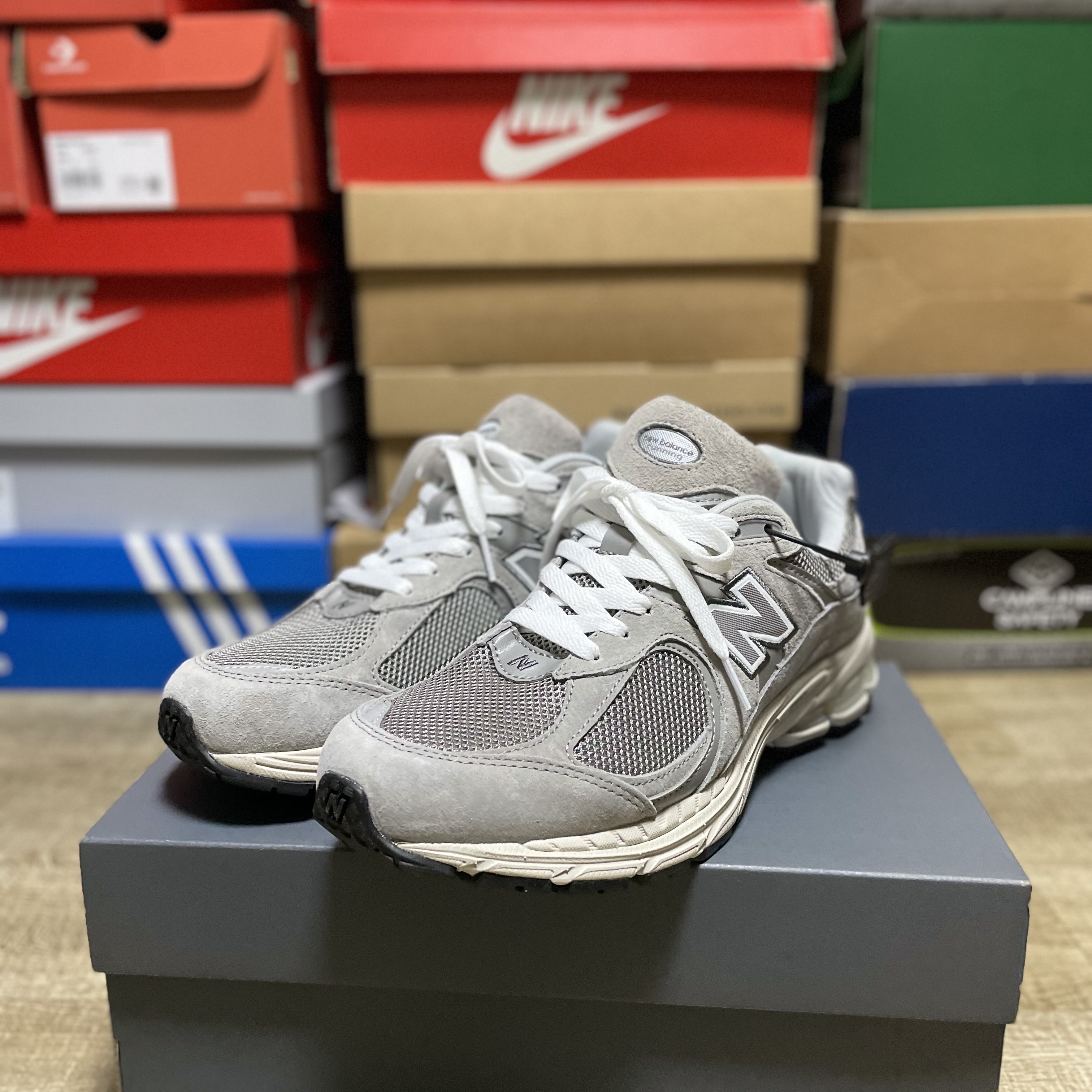New Balance 2002R Grey 착용 스타일 - 2