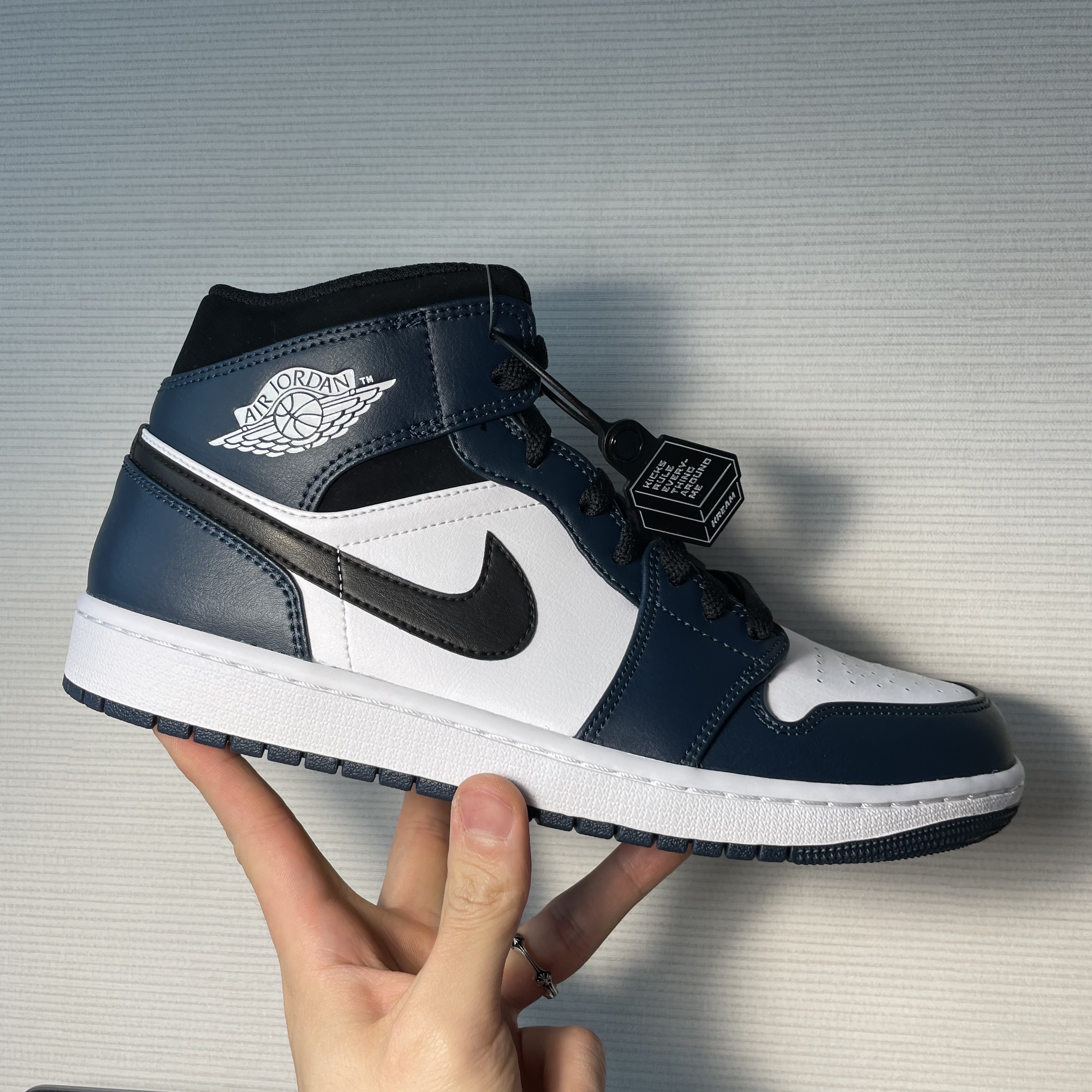 Jordan 1 Mid Dark Teal, (GS) Jordan 1 Mid Dark Teal 착용 스타일 - 1