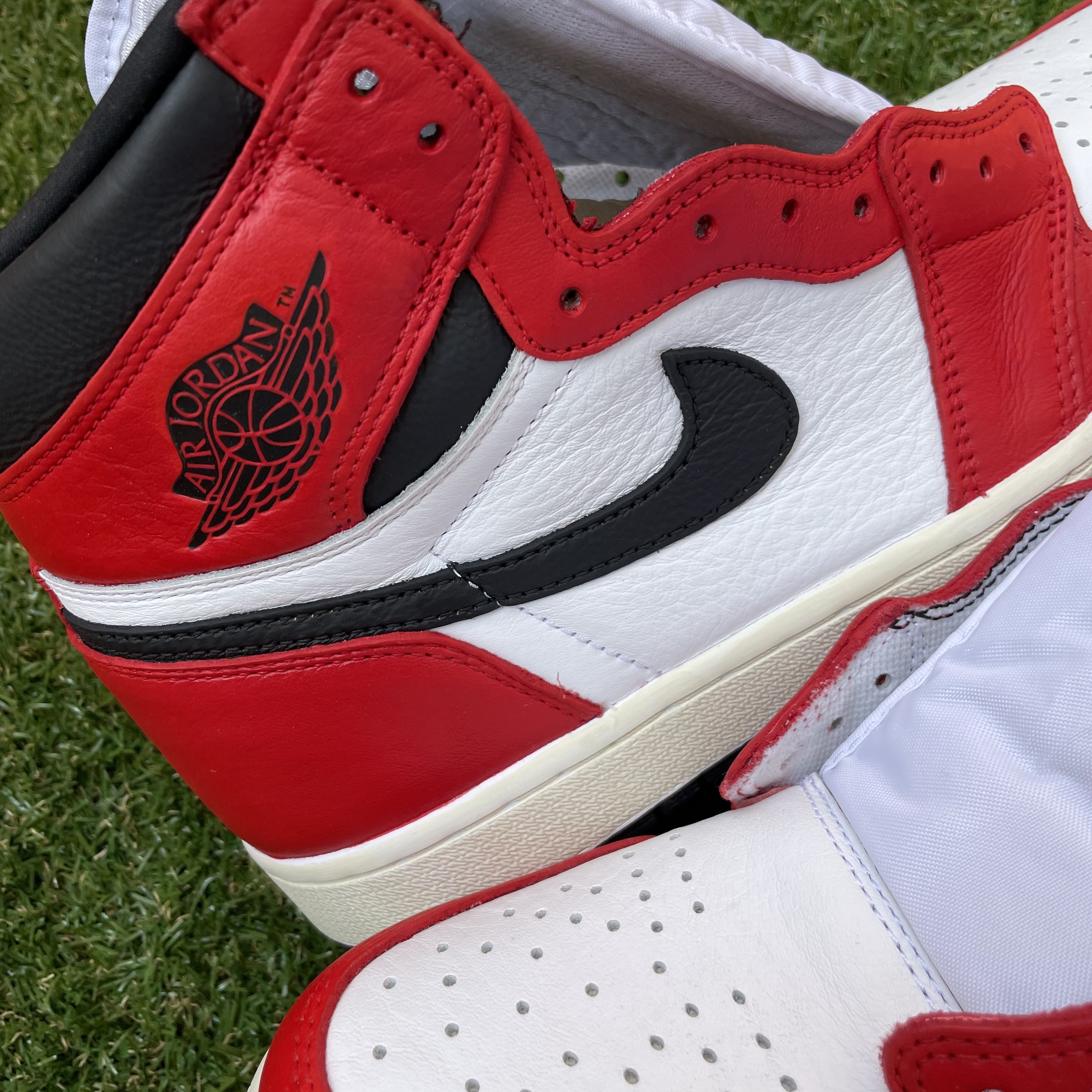Jordan 1 Retro High OG Light Fusion Red 착용 스타일 - 2