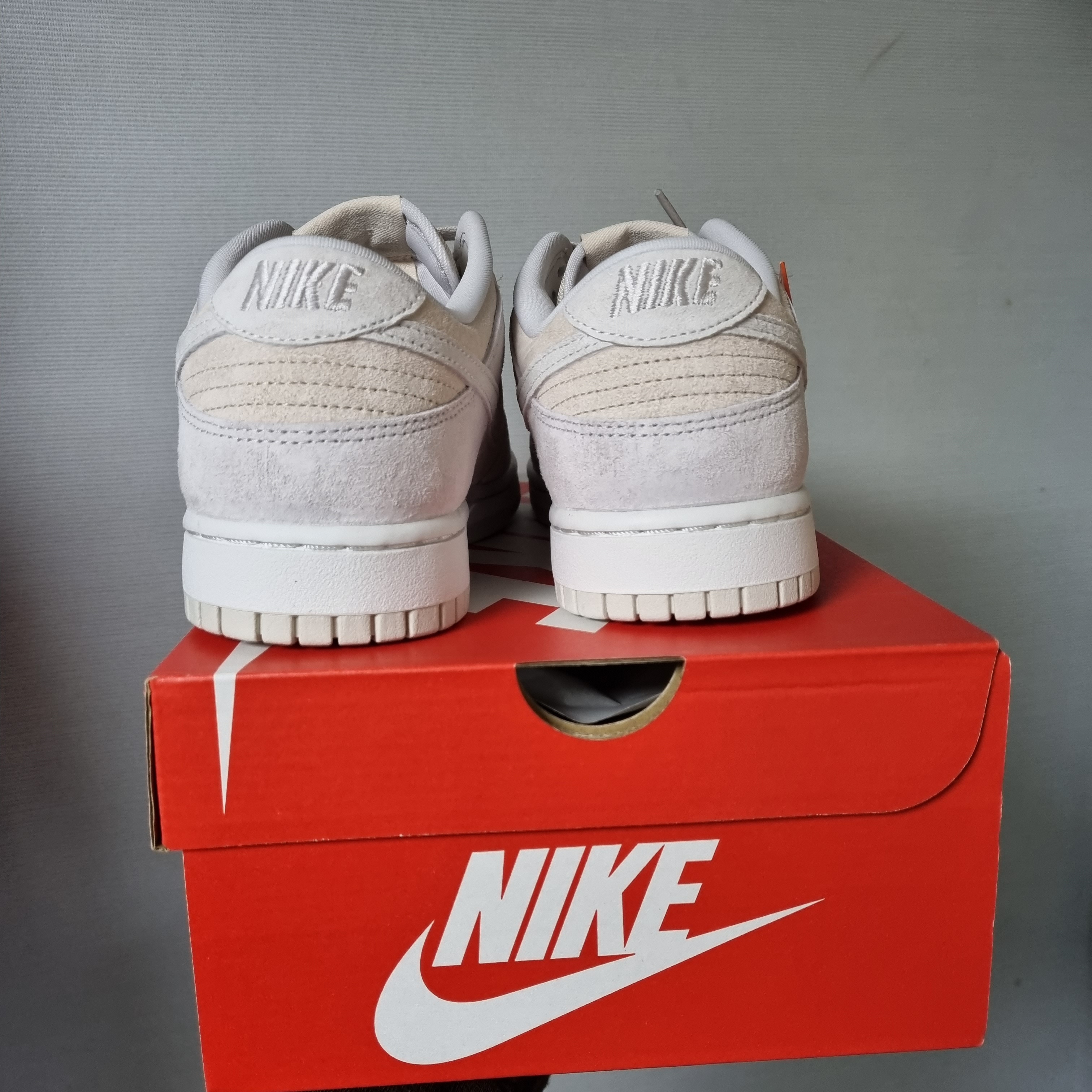 Nike Dunk Low Retro PRM Vast Grey 착용 스타일 - 4