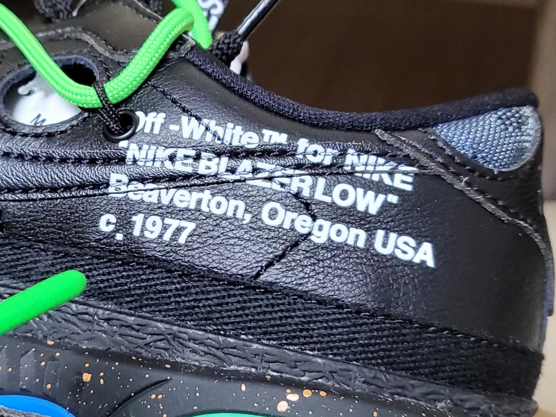 Nike x Off-White Blazer Low '77 Black and Electro Green 착용 스타일 - 5