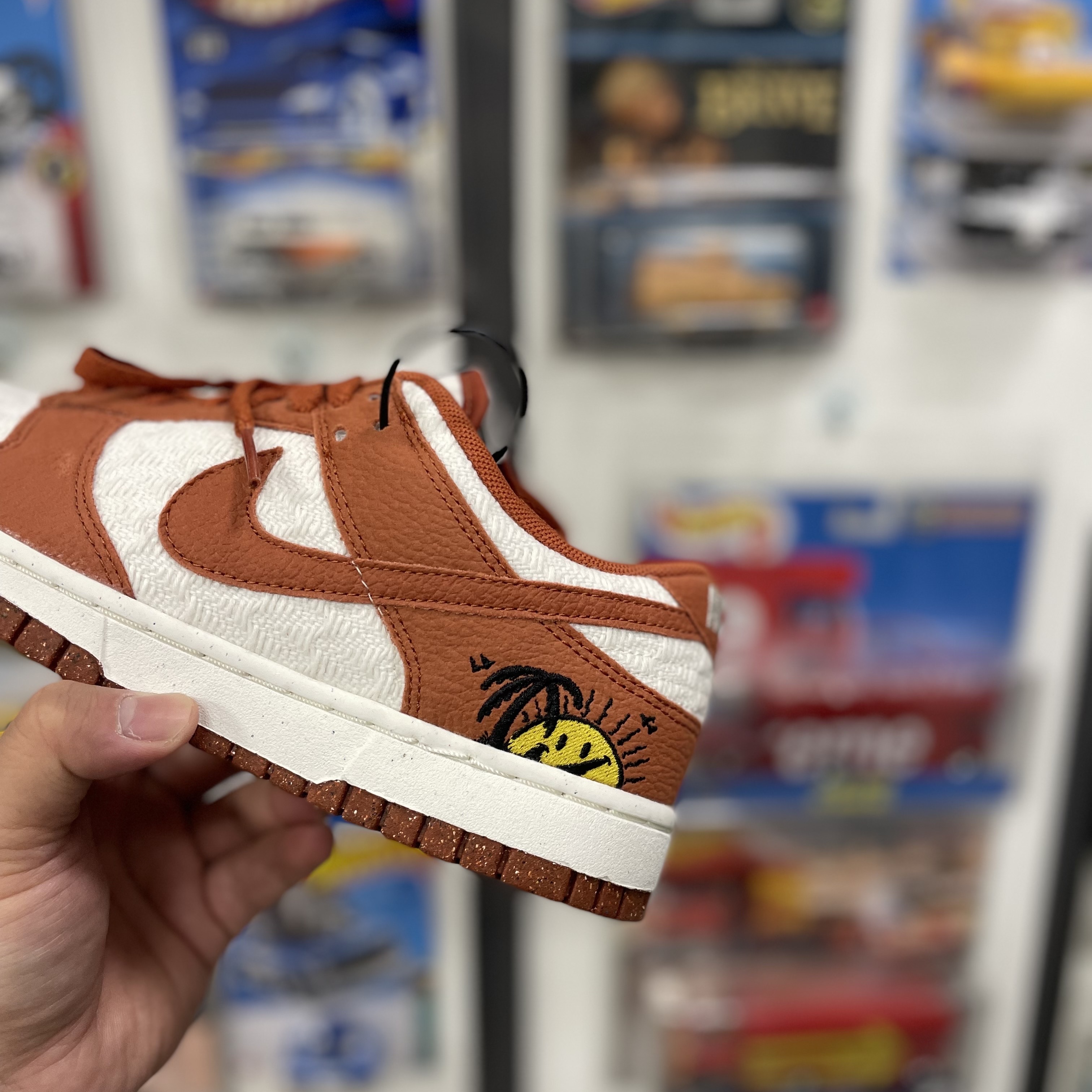 (W) Nike Dunk Low SE Sun Club Burnt Sunrise 착용 스타일 - 4