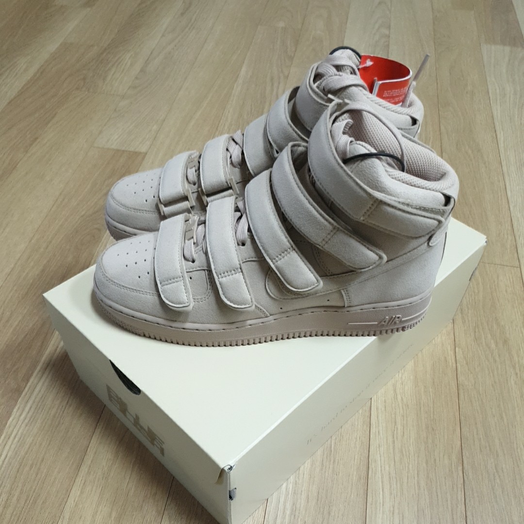 Nike x Billie Eilish Air Force 1 High '07 SP Mushroom 착용 스타일 - 2